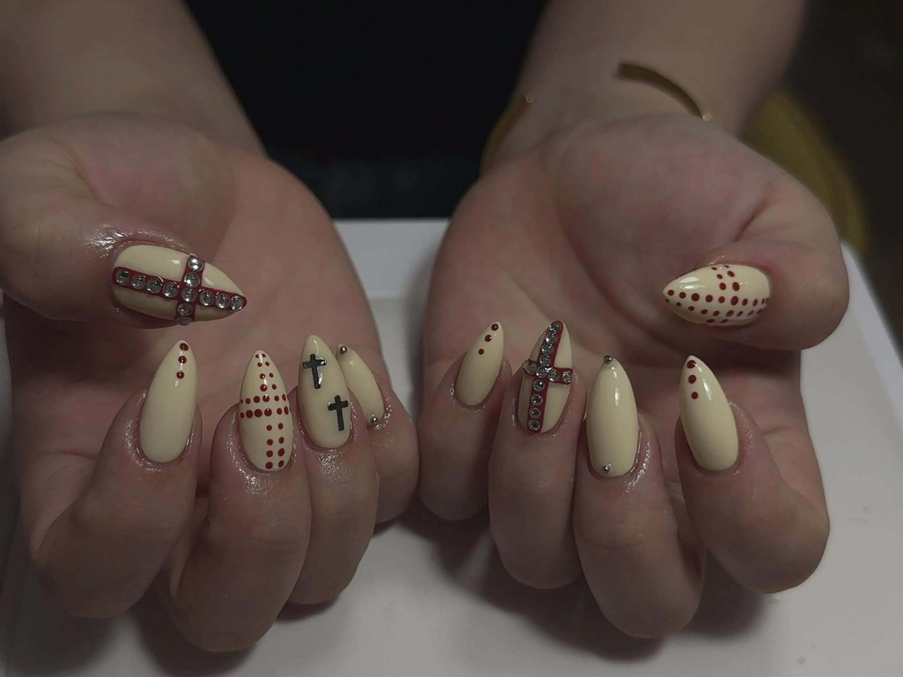 ネイル ハンドネイル NAIL CIRCLESのネイルデザイン