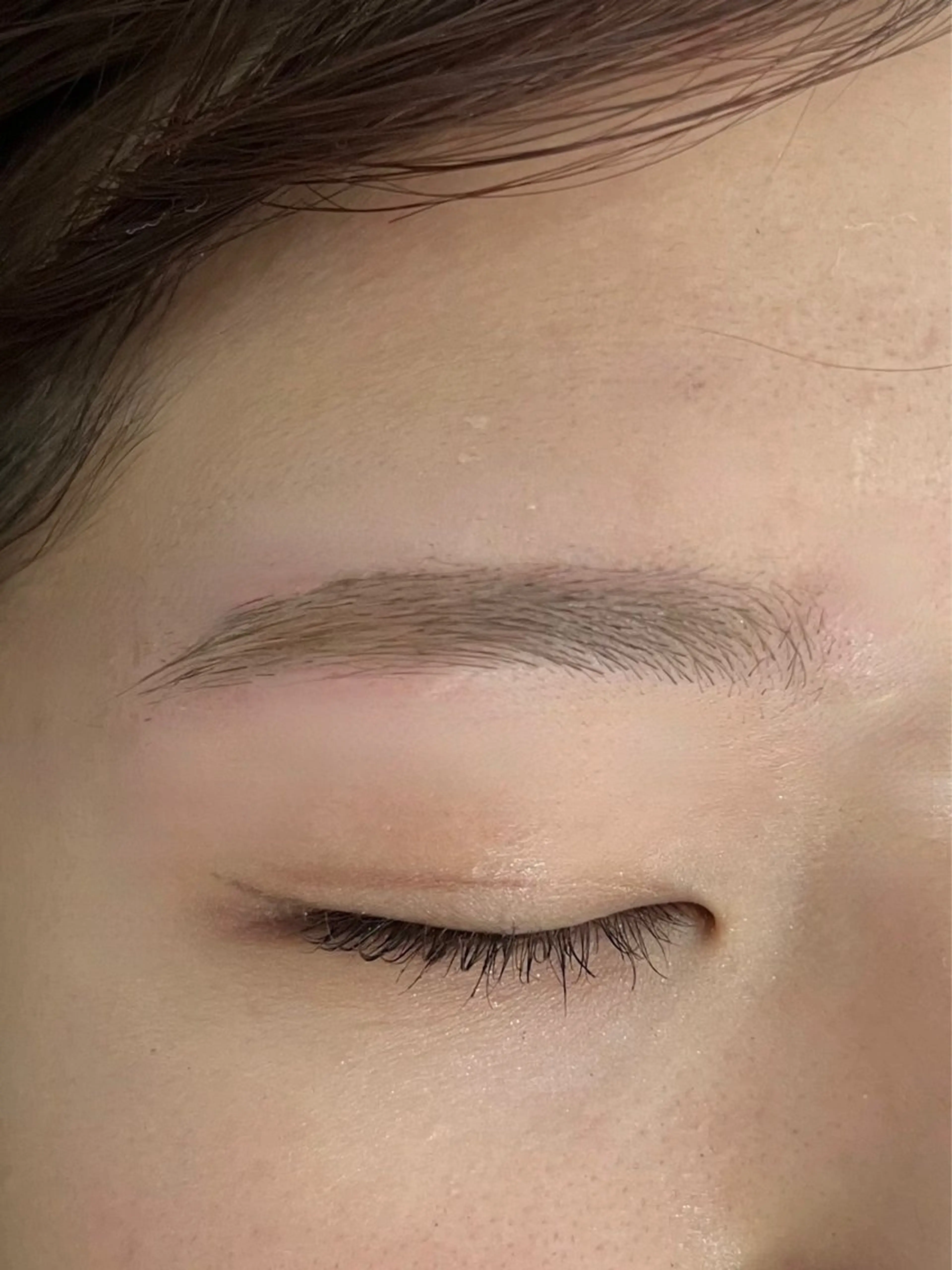 アイブロウワックス+眉カットの写真