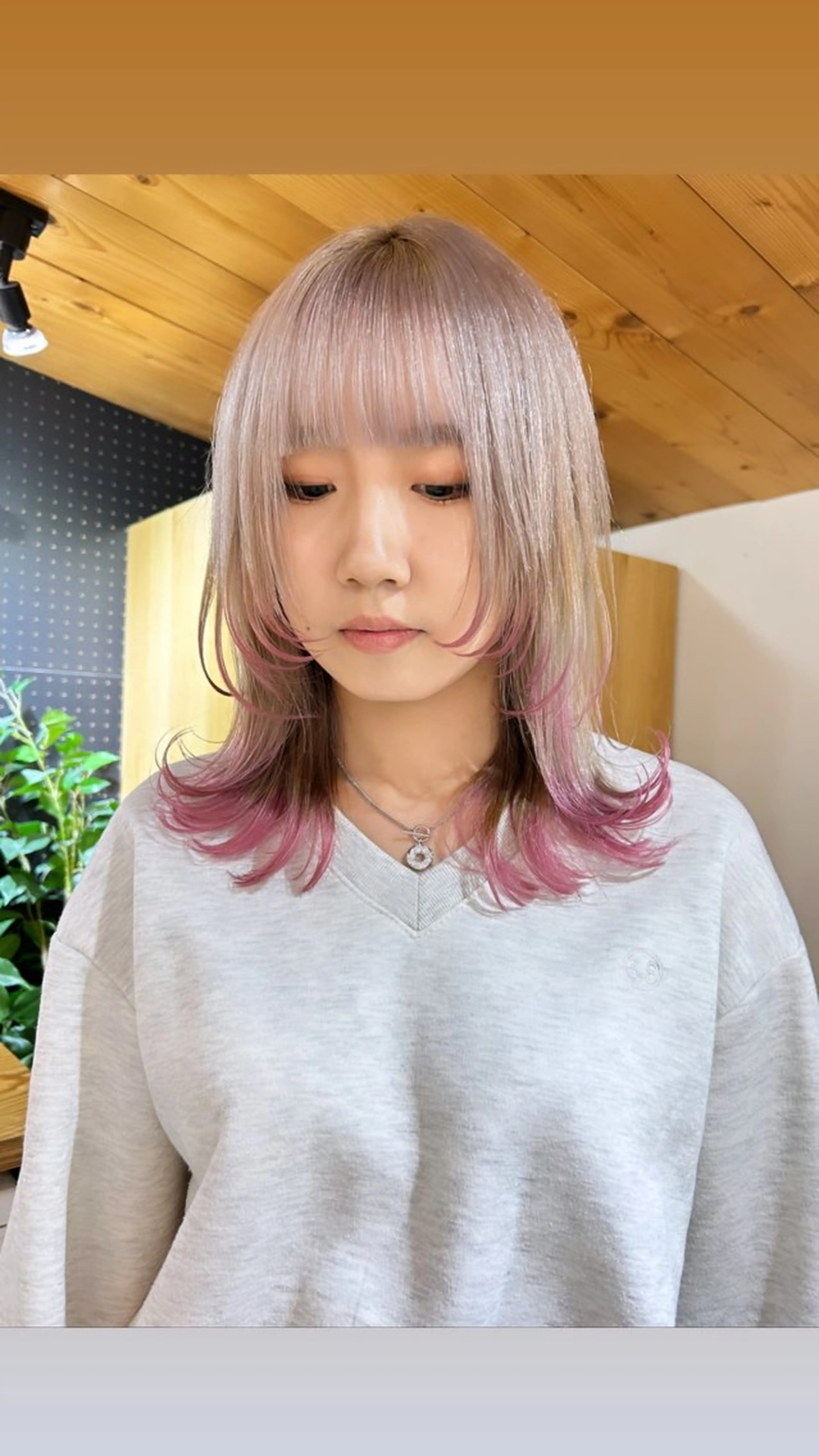 ミディアム カラー メンズ ブロンド ピンクカラー ホワイトブロンド カット ヘアカラー トリートメント 🧸艶々韓国ヘア 🧁mizunaのヘアスタイル