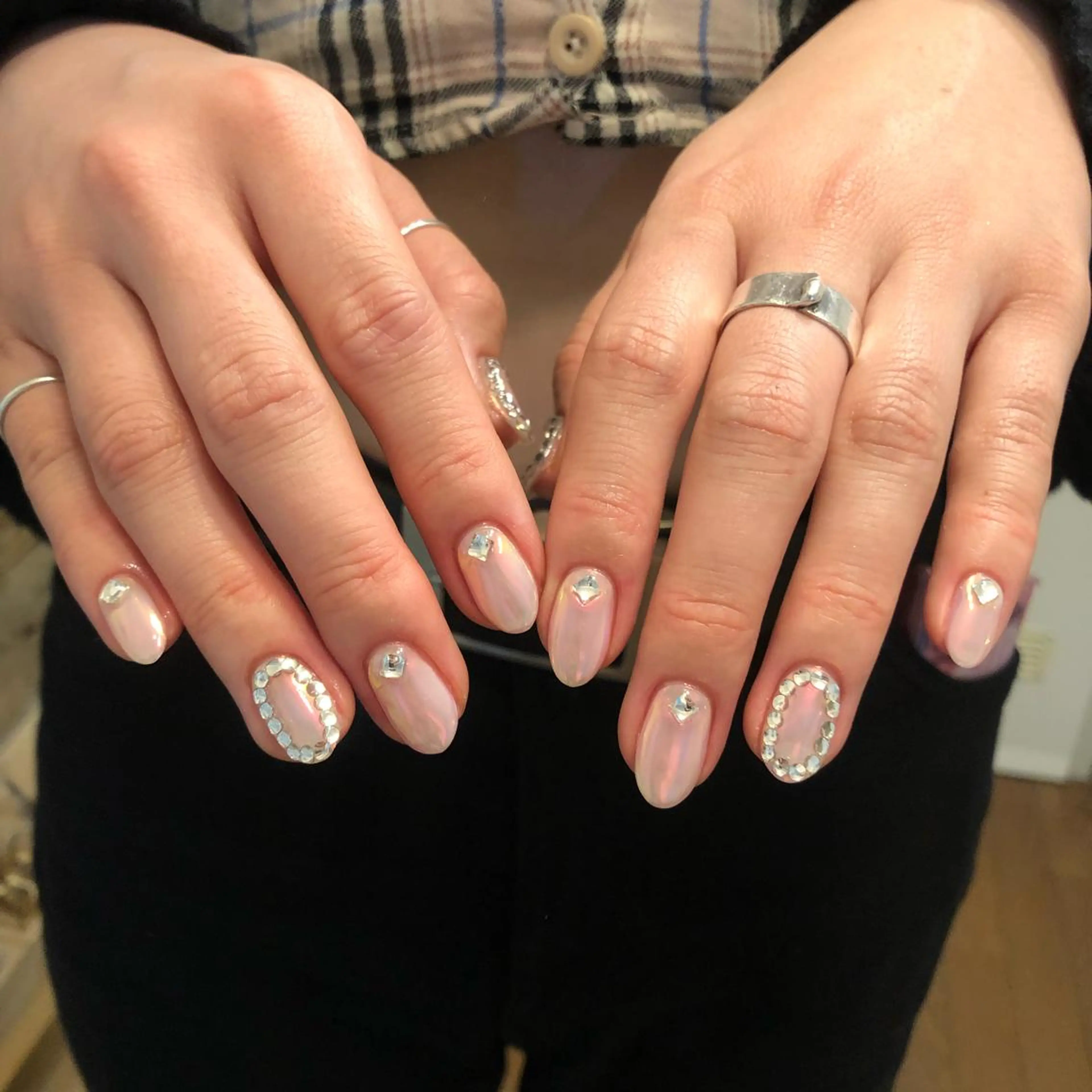 ネイル ハンドネイル フットネイル ハンドケア Nes.Nail所属・Miyagi Asamiのネイルデザイン