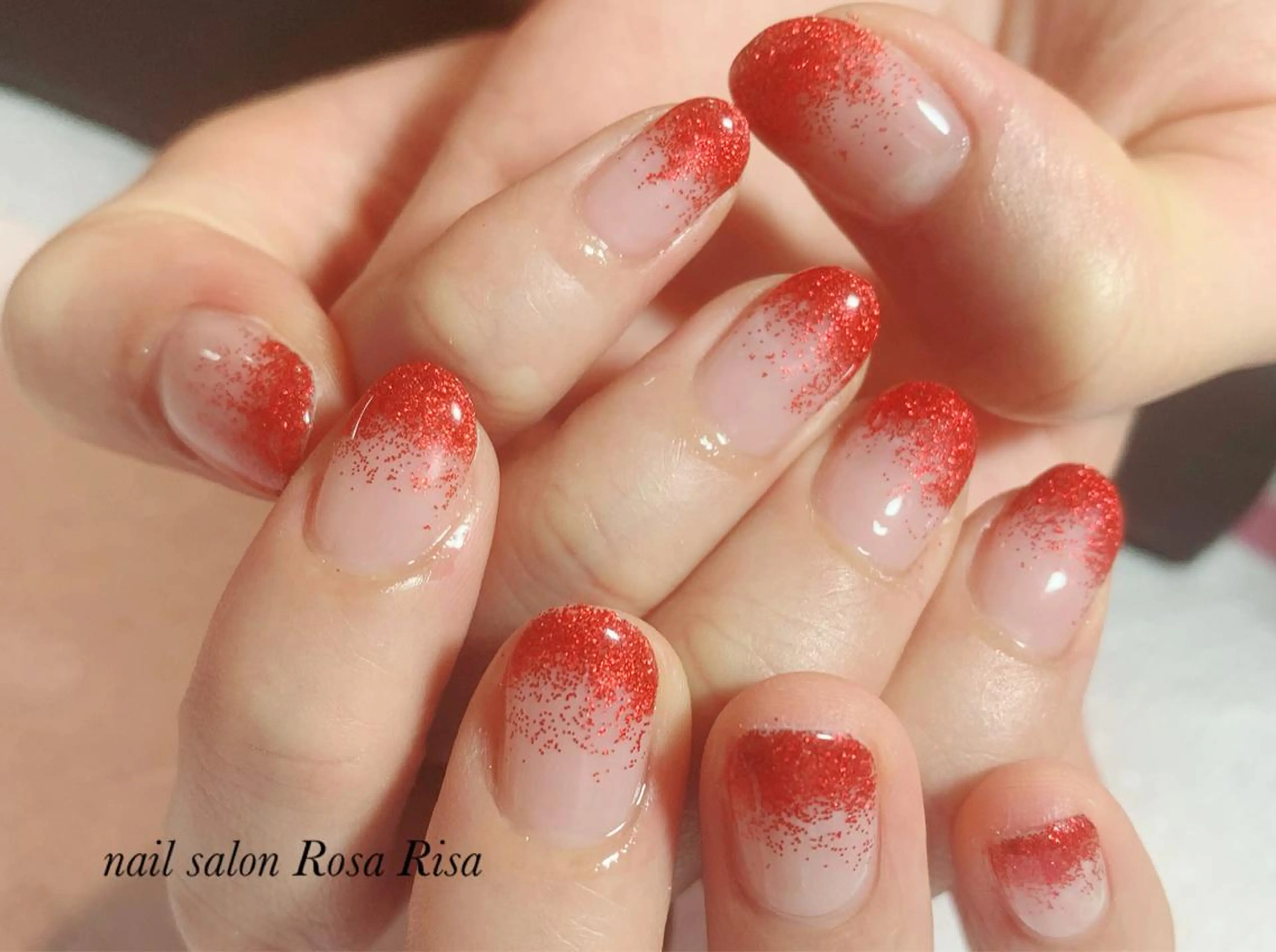 ショート ネイル ラメ(グリッター) 赤色 ハンドネイル ネイルスタジオ シェイクユアハンズのネイルデザイン