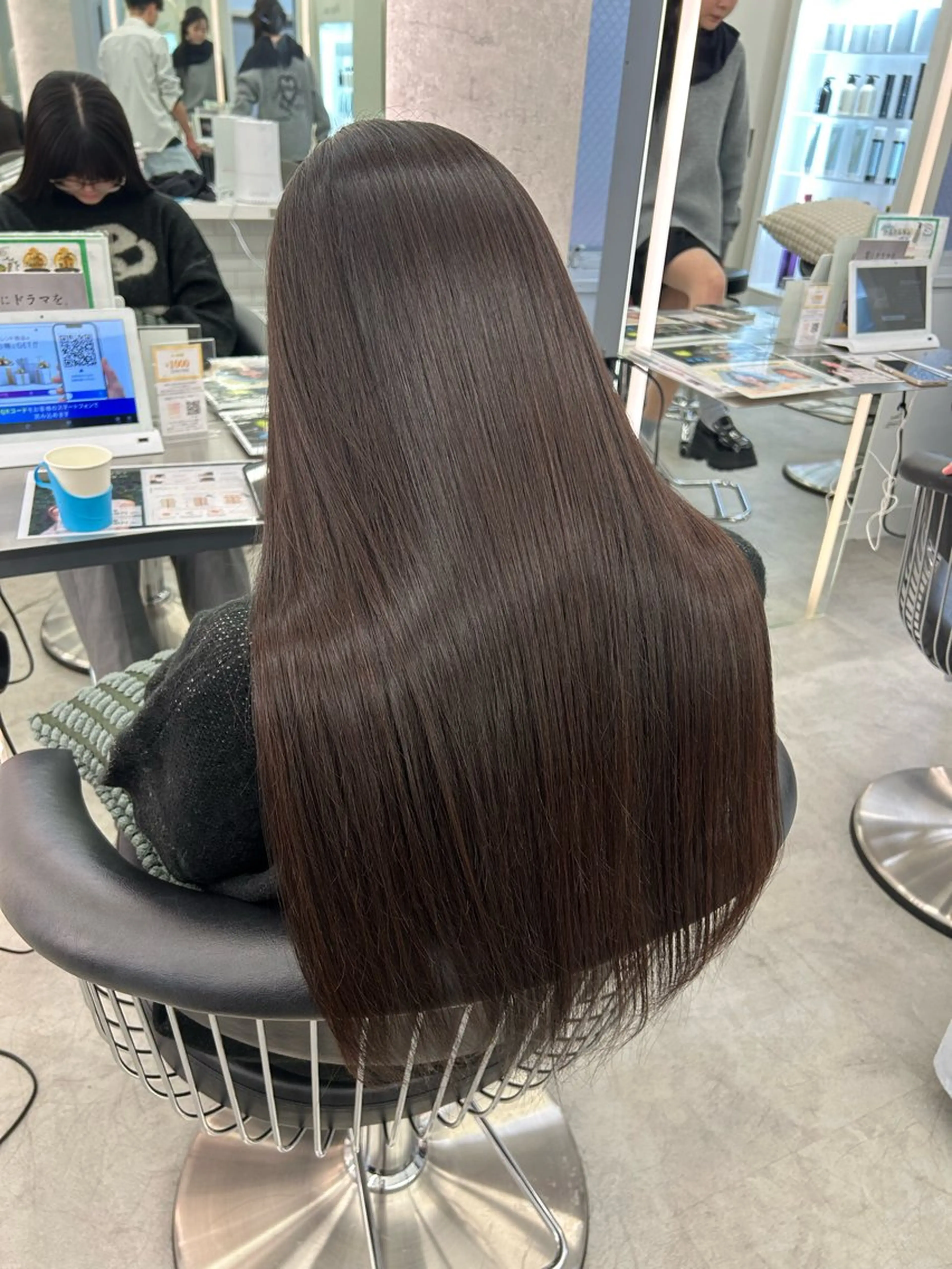 ロング カット ヘアカラー トリートメント 透明感ヘアカラー chiharuのヘアスタイル