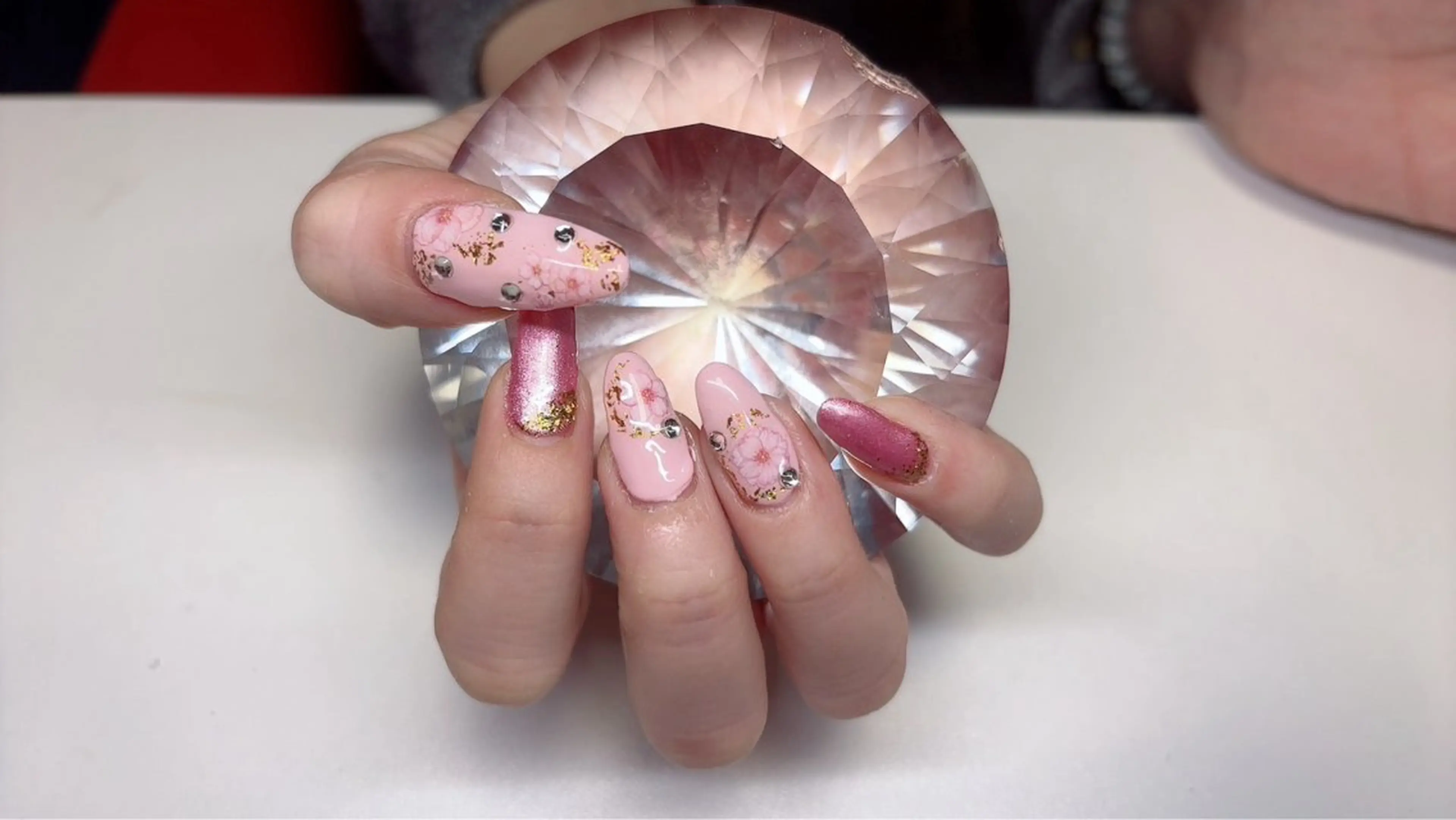 ネイル Feather TOMのエステ・リラクイメージ