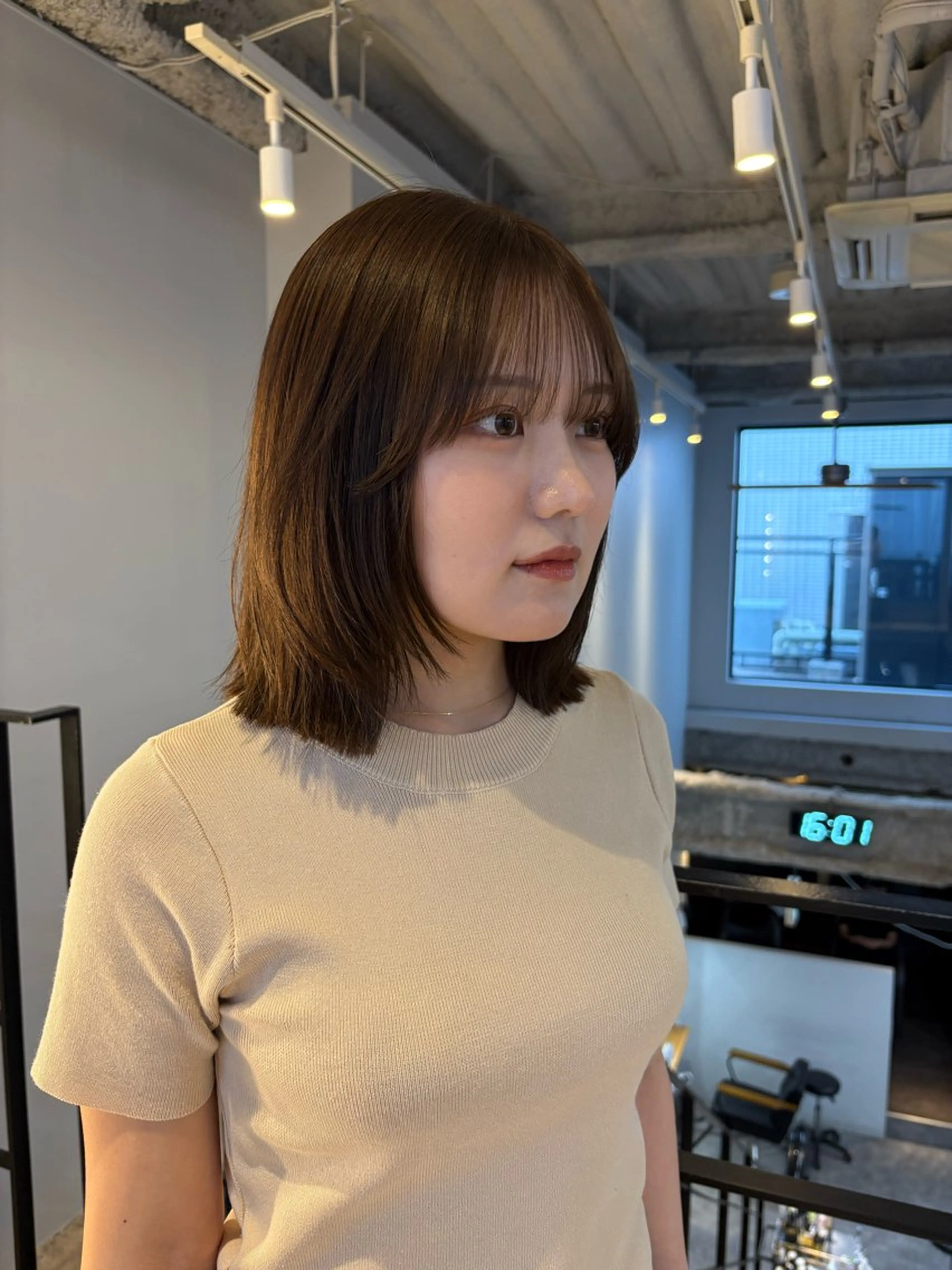 ミディアム カラー ベージュカラー yuri/オリーブ/ 暖色カラー/レイヤーのヘアスタイル