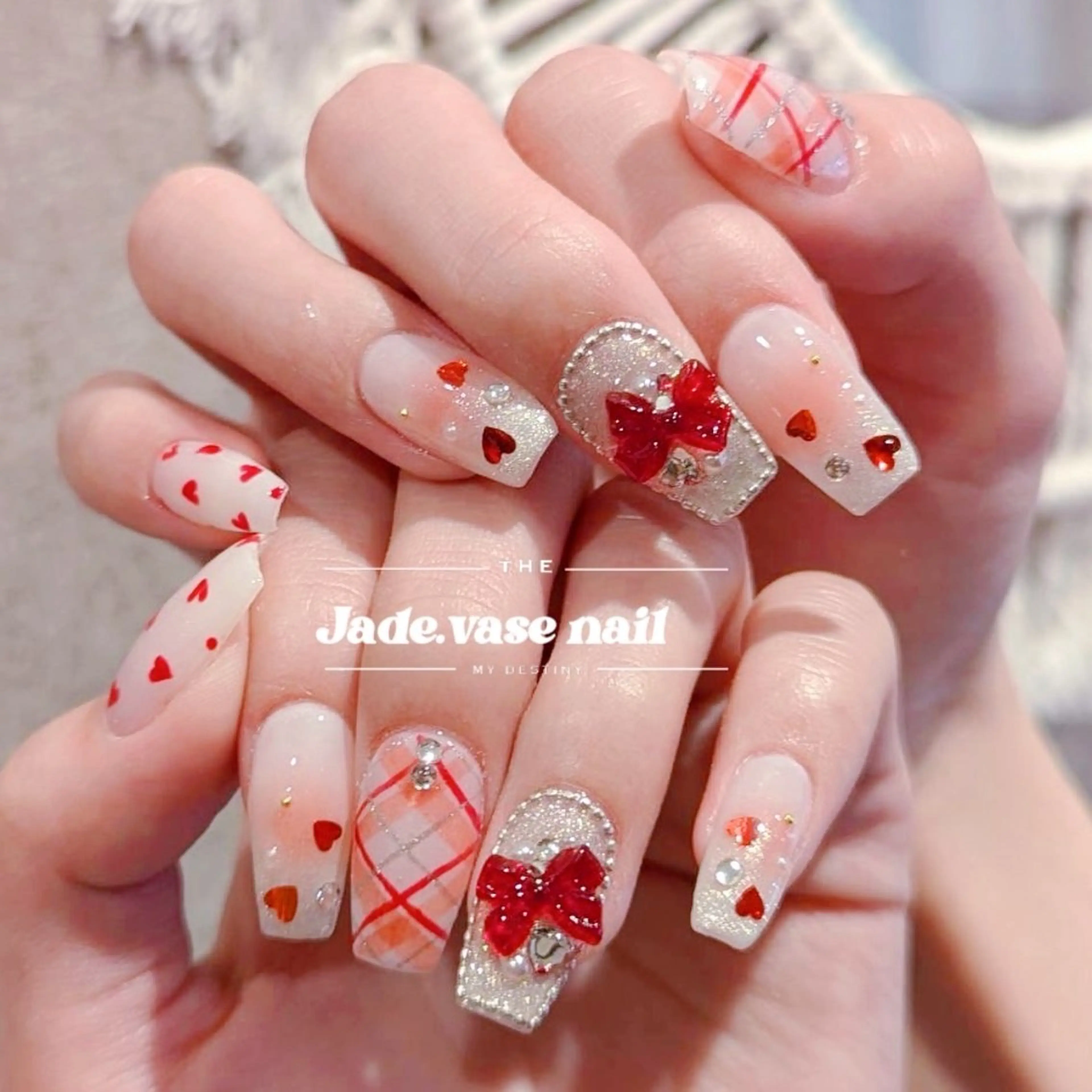 ネイル も りのネイルデザイン