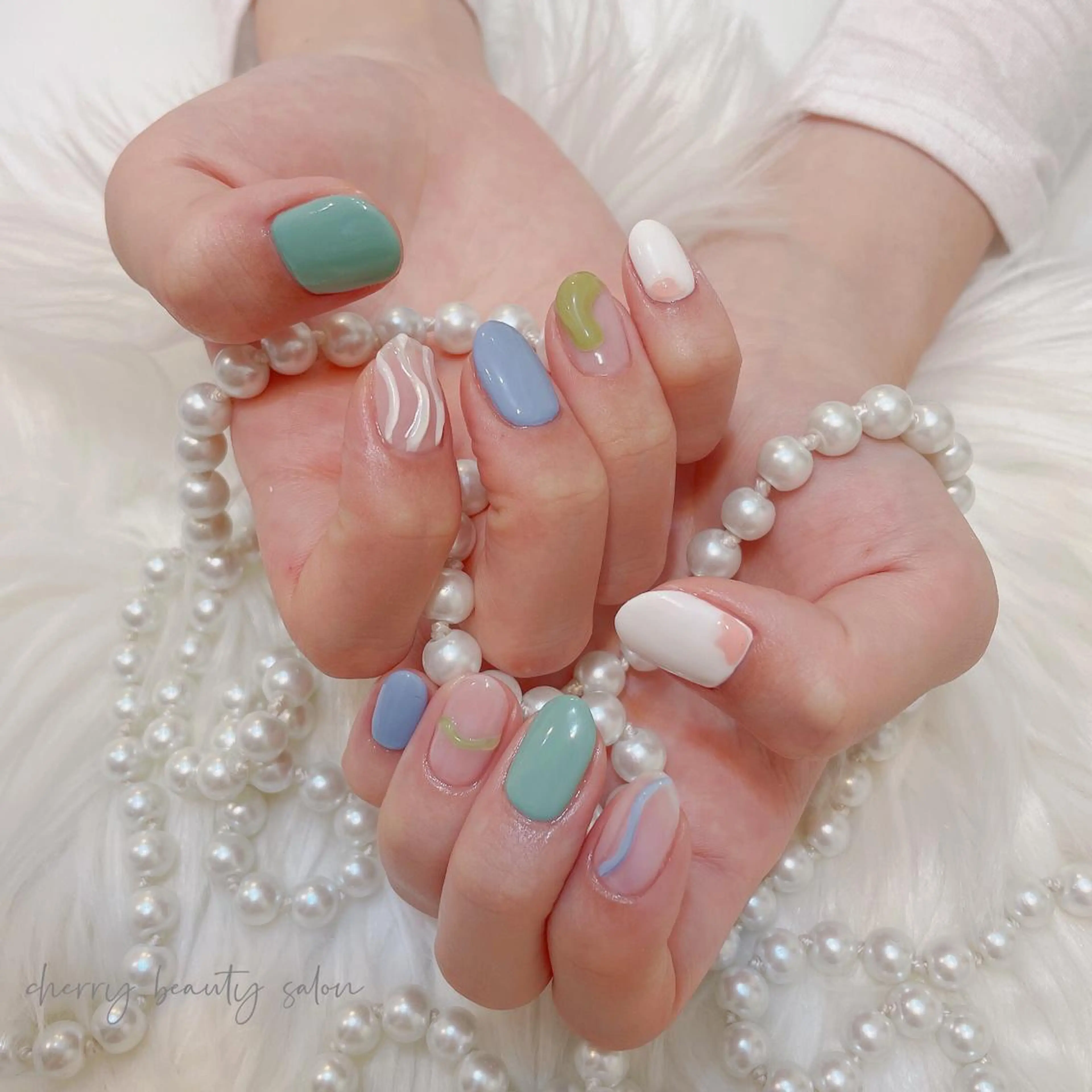 ミディアム SAKURA 🍒のネイルデザイン