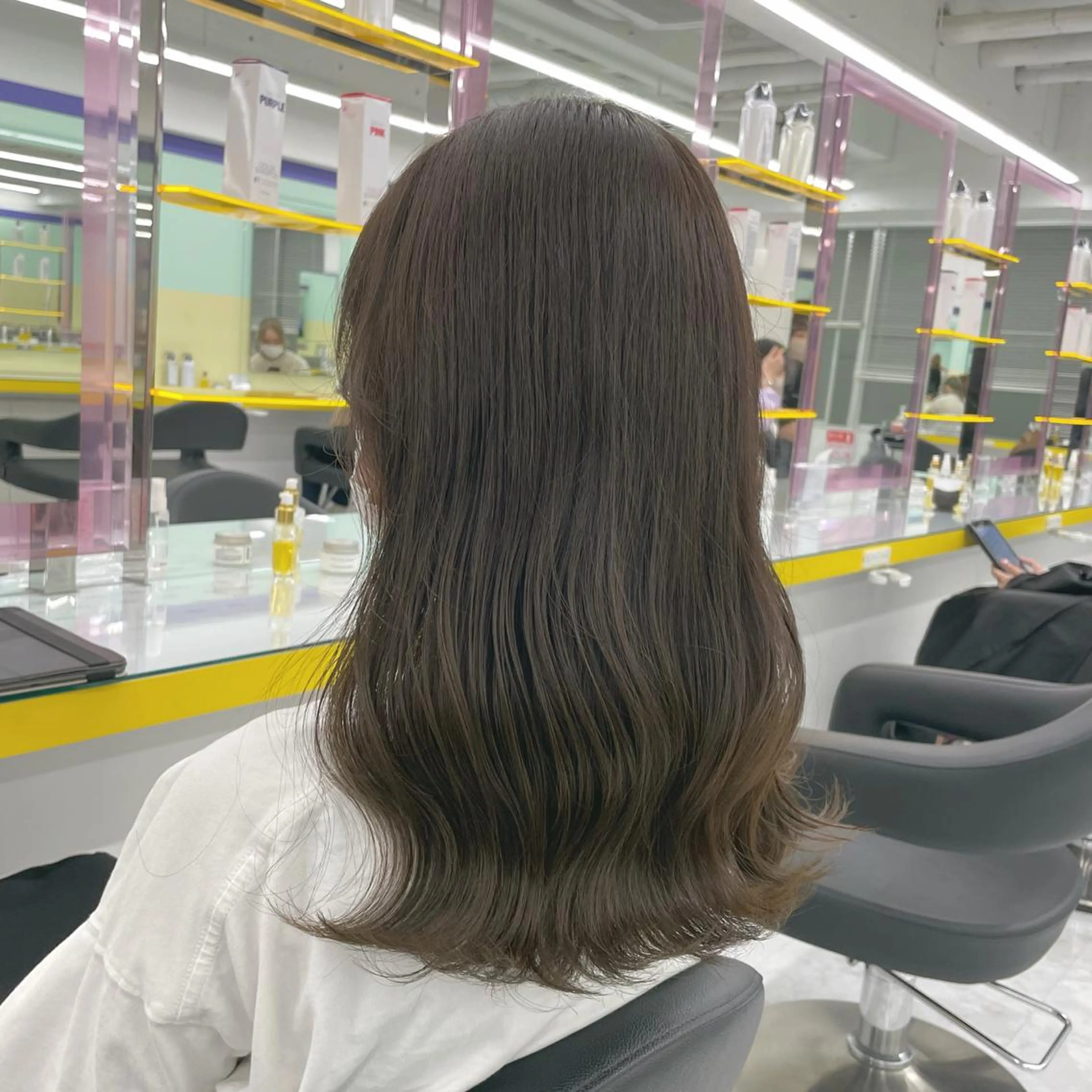 ミディアム カラー ヘアアレンジ カット ヘアカラー トリートメント ☁️縮毛矯正✖️ 透明感☁️りくのヘアスタイル