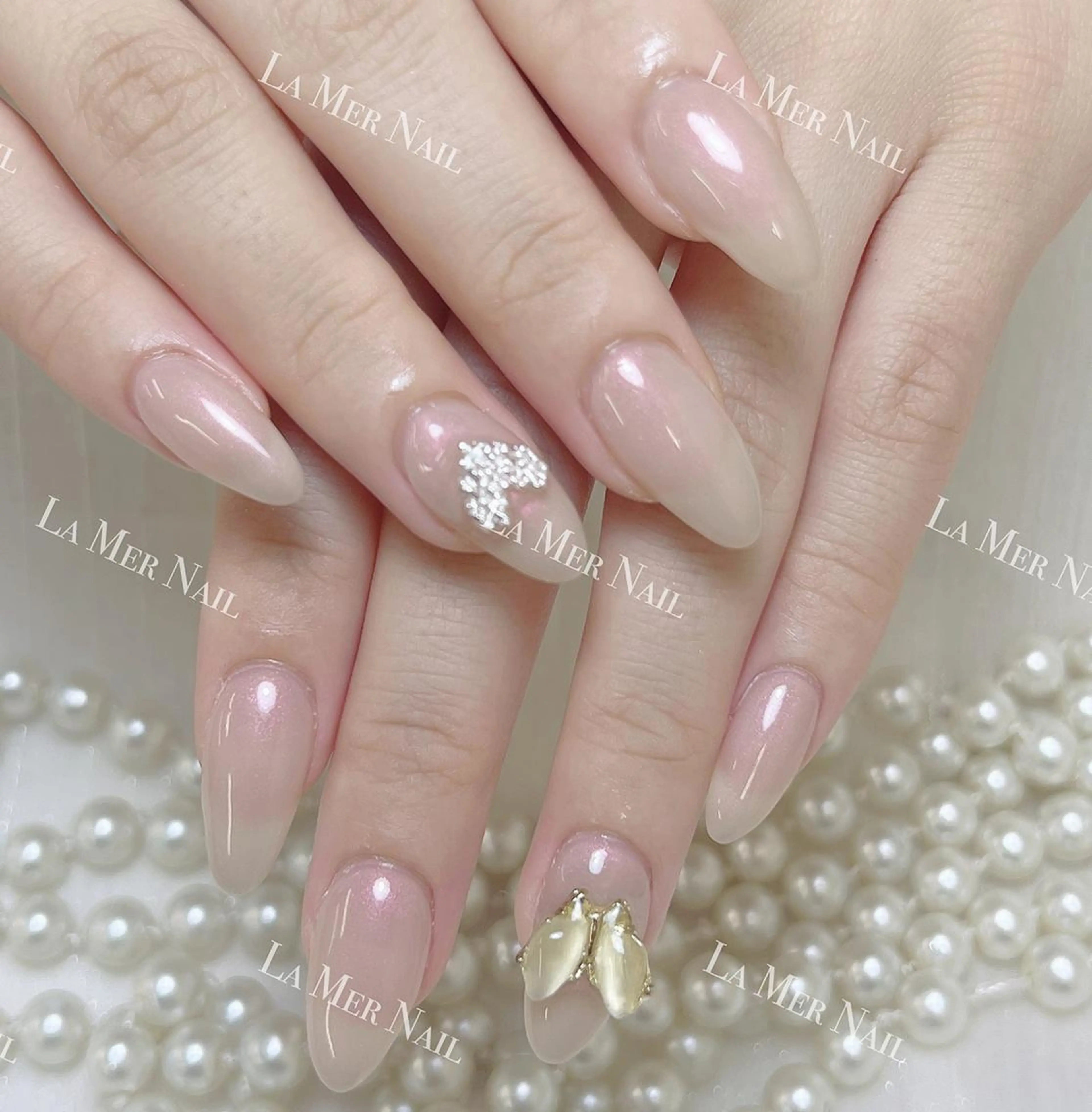 💅ハンド💅🌟初回ソフトジェルオフ無料💖ワンカラー、ラメグラ＋2個大きいパーツ（700円パーツまで）の写真