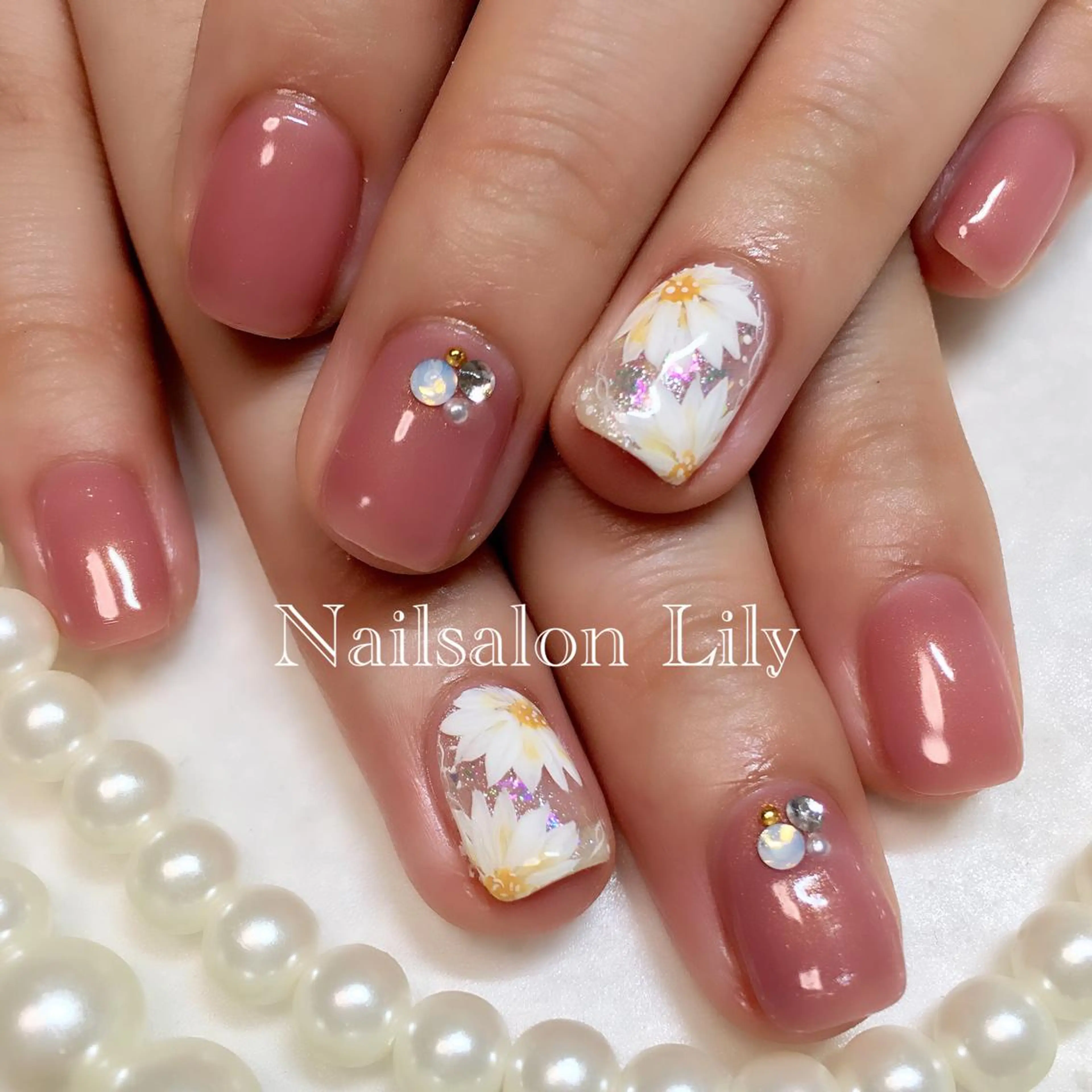 ネイル フラワーネイル Nailsalon Lilyのネイルデザイン