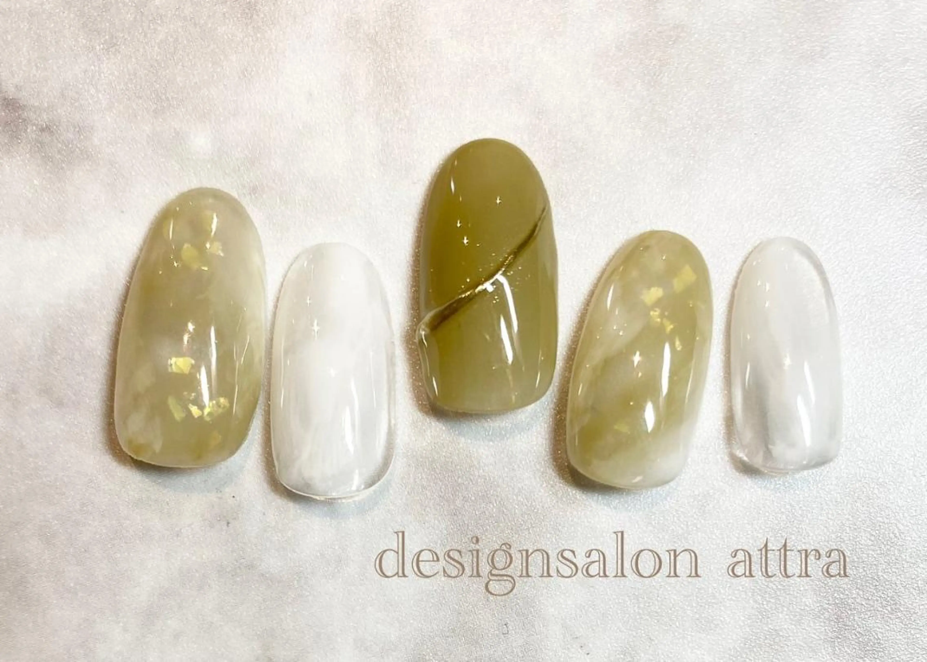 ネイル 根津 綾子のネイルデザイン