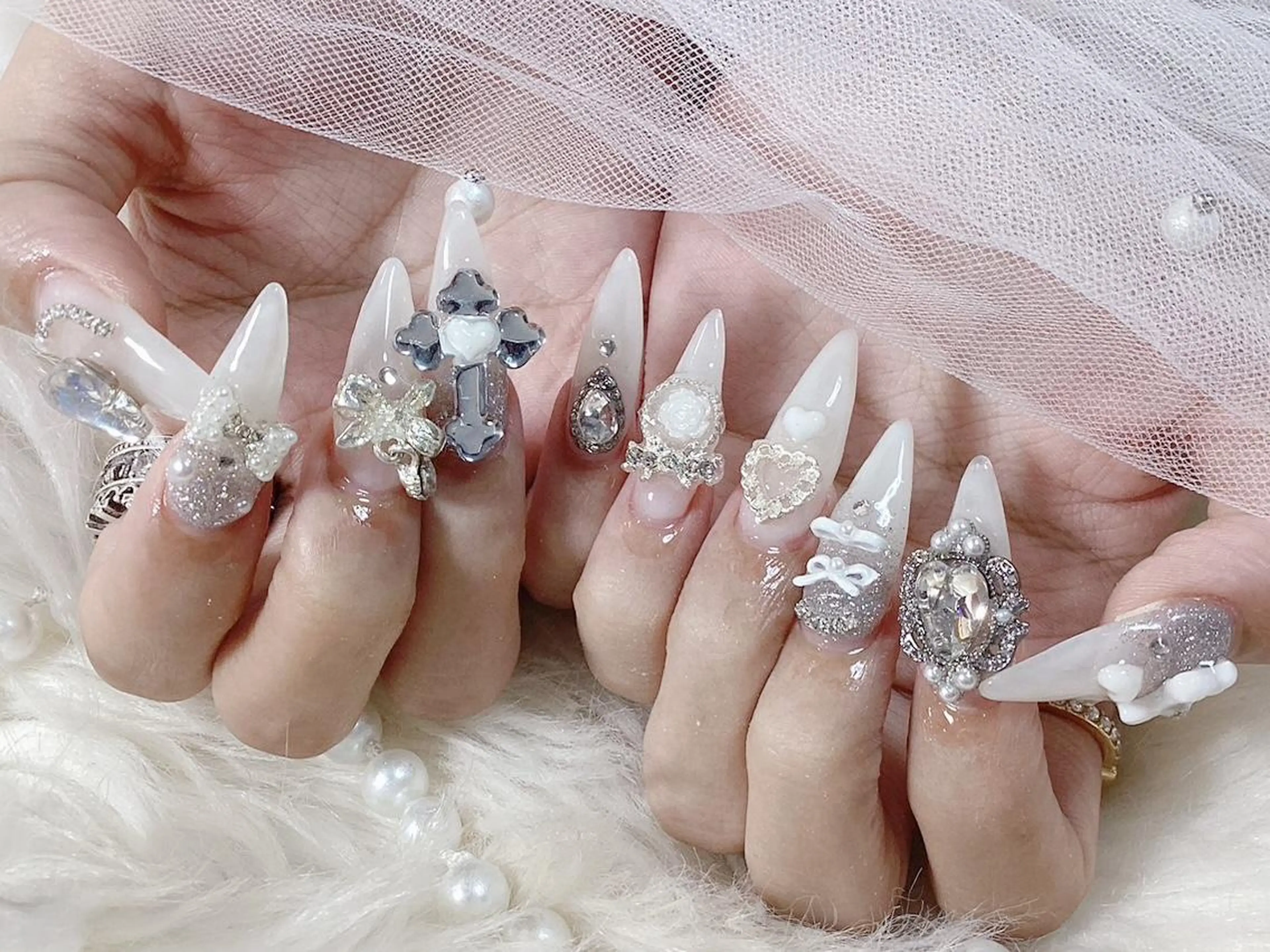 ネイル チークネイル フラッシュネイル ジェルネイル キラキラネイル 韓国ネイル Hanaai Salonスニタのネイルデザイン