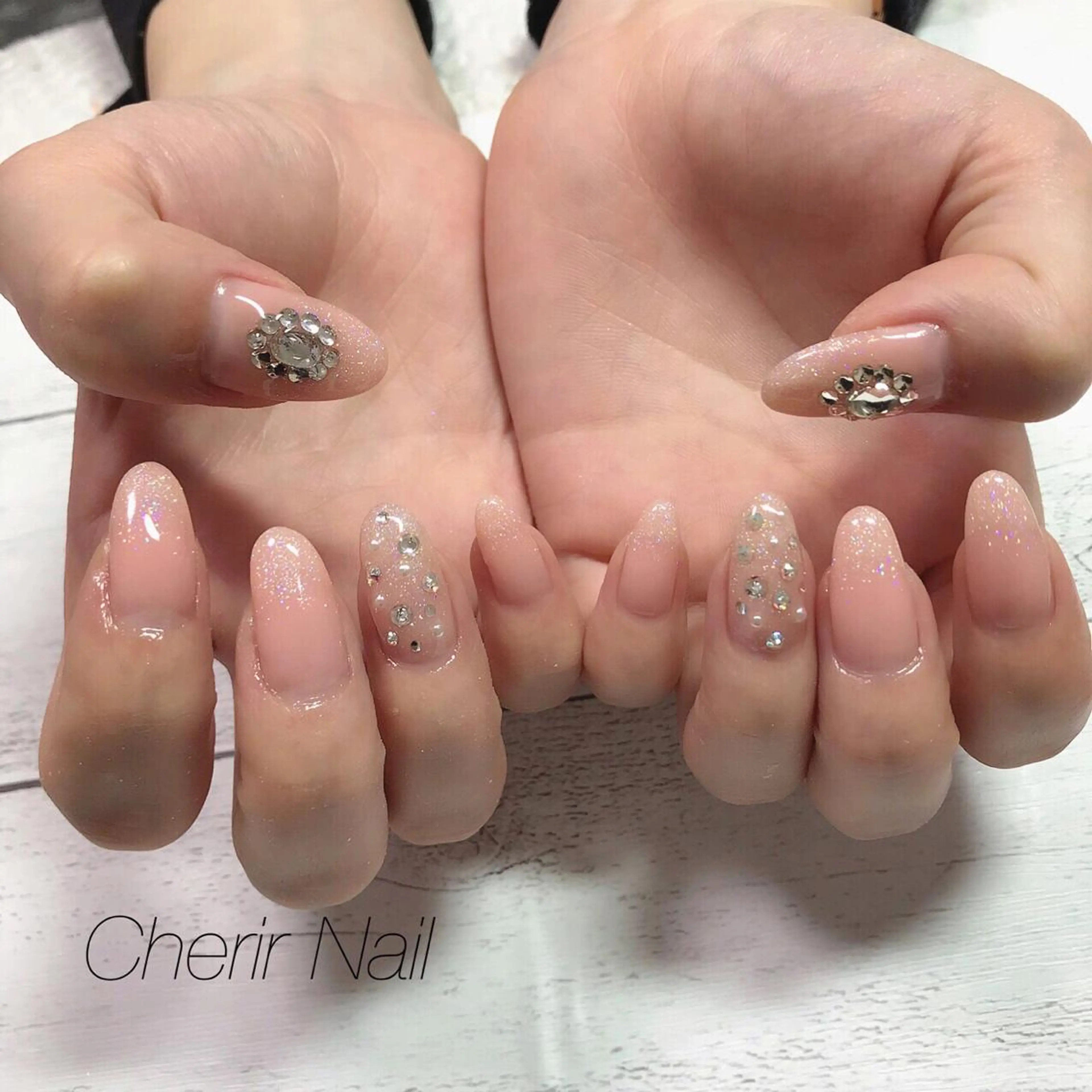 ネイル キラキラネイル ラメ(グリッター) ロングネイル シンプルネイル Cherirnail kaoriのネイルデザイン