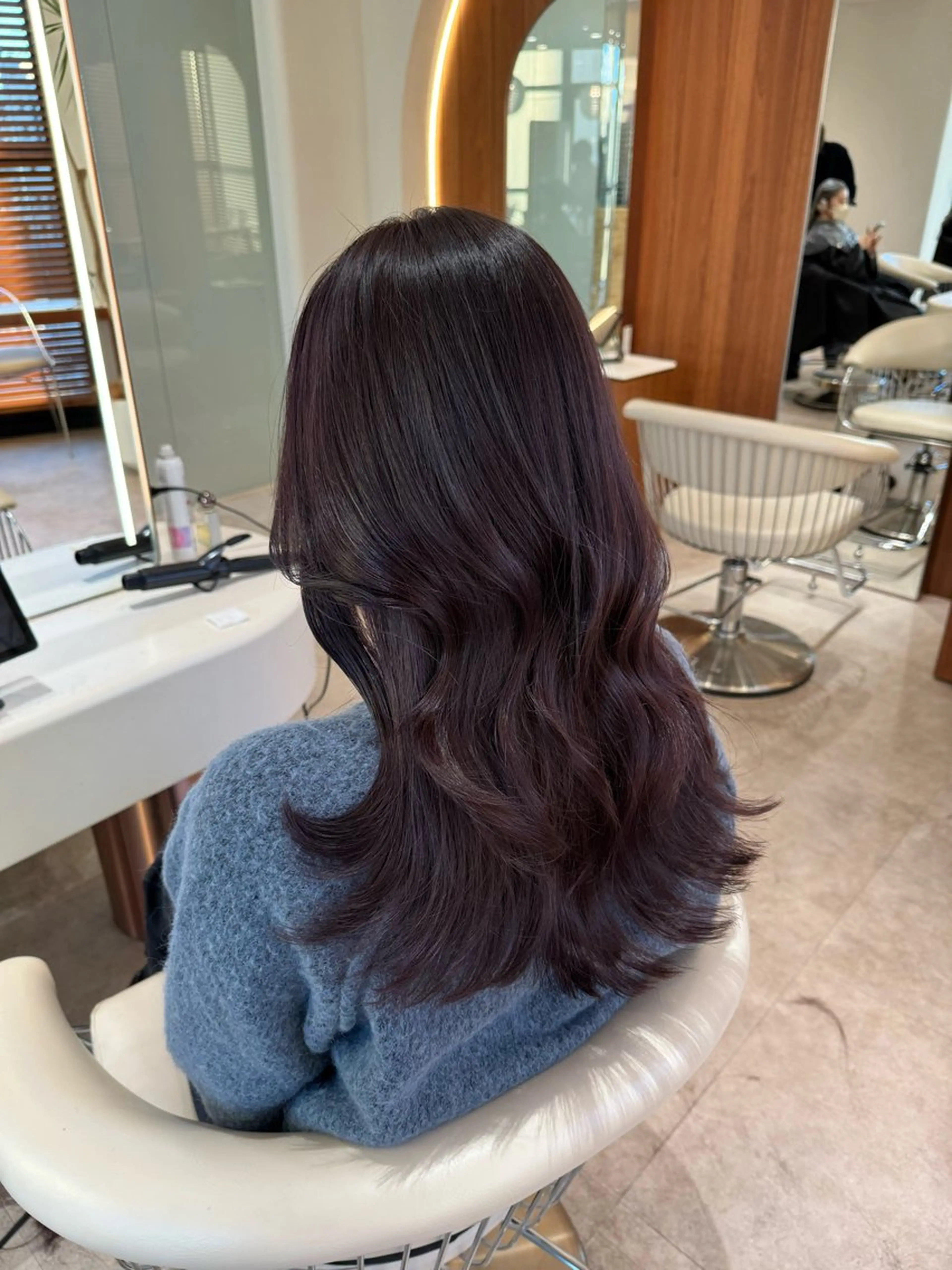 セミロング カラー グレージュ ラベンダーカラー ラベンダーグレージュ ラベンダーグレー シルバー カット ヘアカラー トリートメント ヘアセット 韓国レイヤー🇰🇷 韓国研修◎渋谷カイトのヘアスタイル