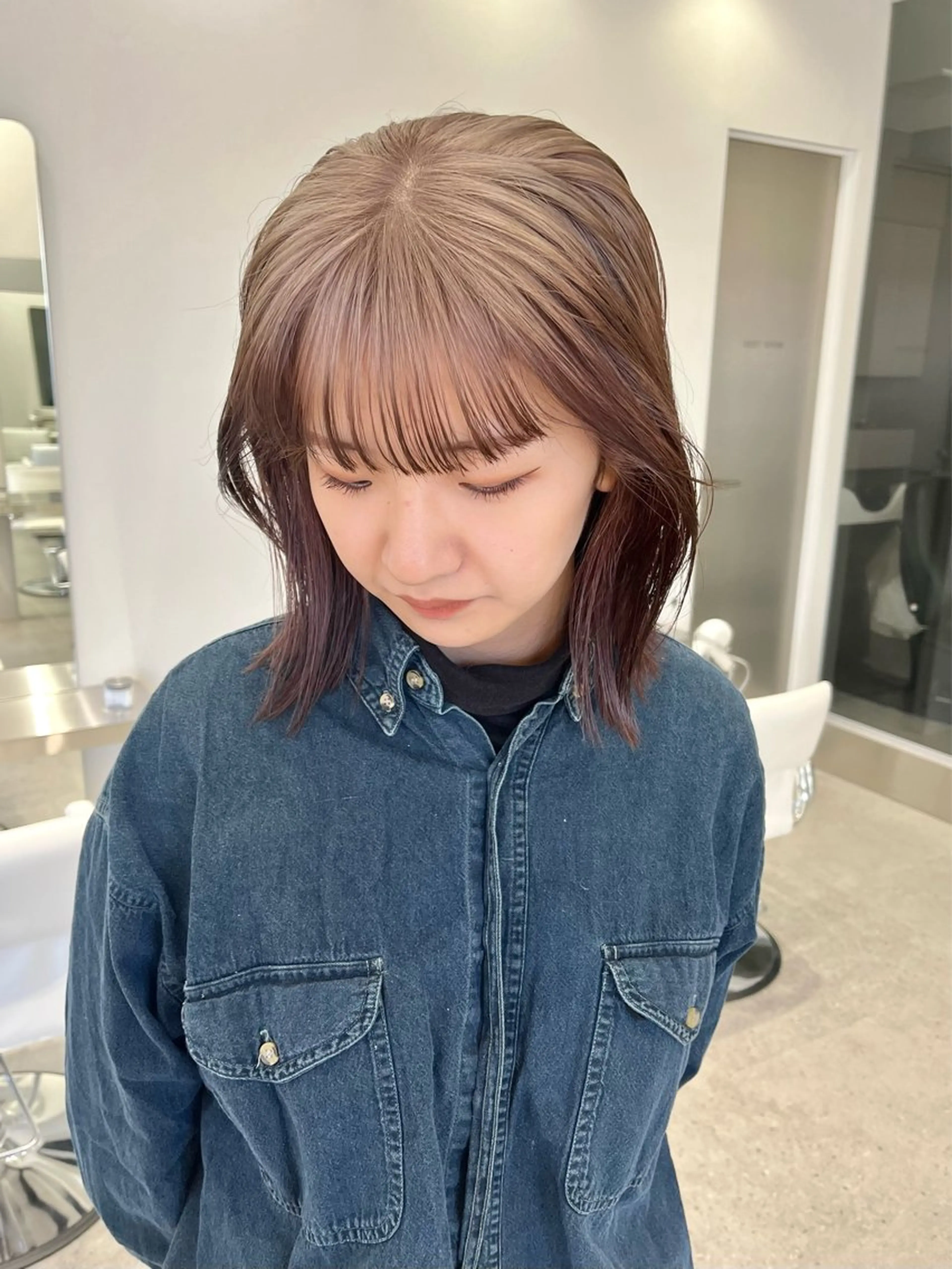 ミディアム カラー iLi所属・iLi 《イリ》のヘアスタイル