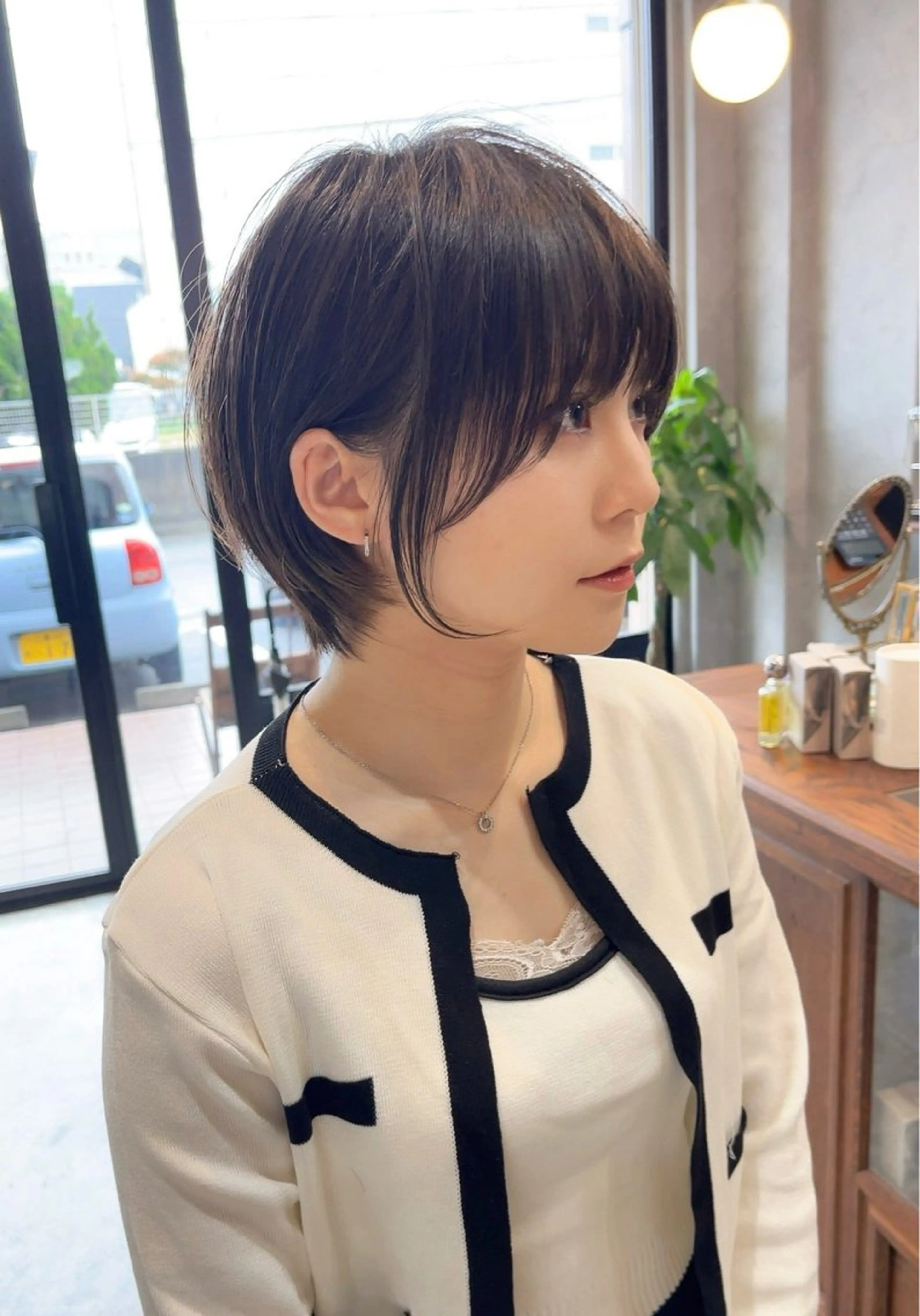 ショート ショートボブ 韓国風カラー ボブ くびれヘア エギョモリ ボブ/顔周りカット /縮毛矯正/鈴木隆太のヘアスタイル