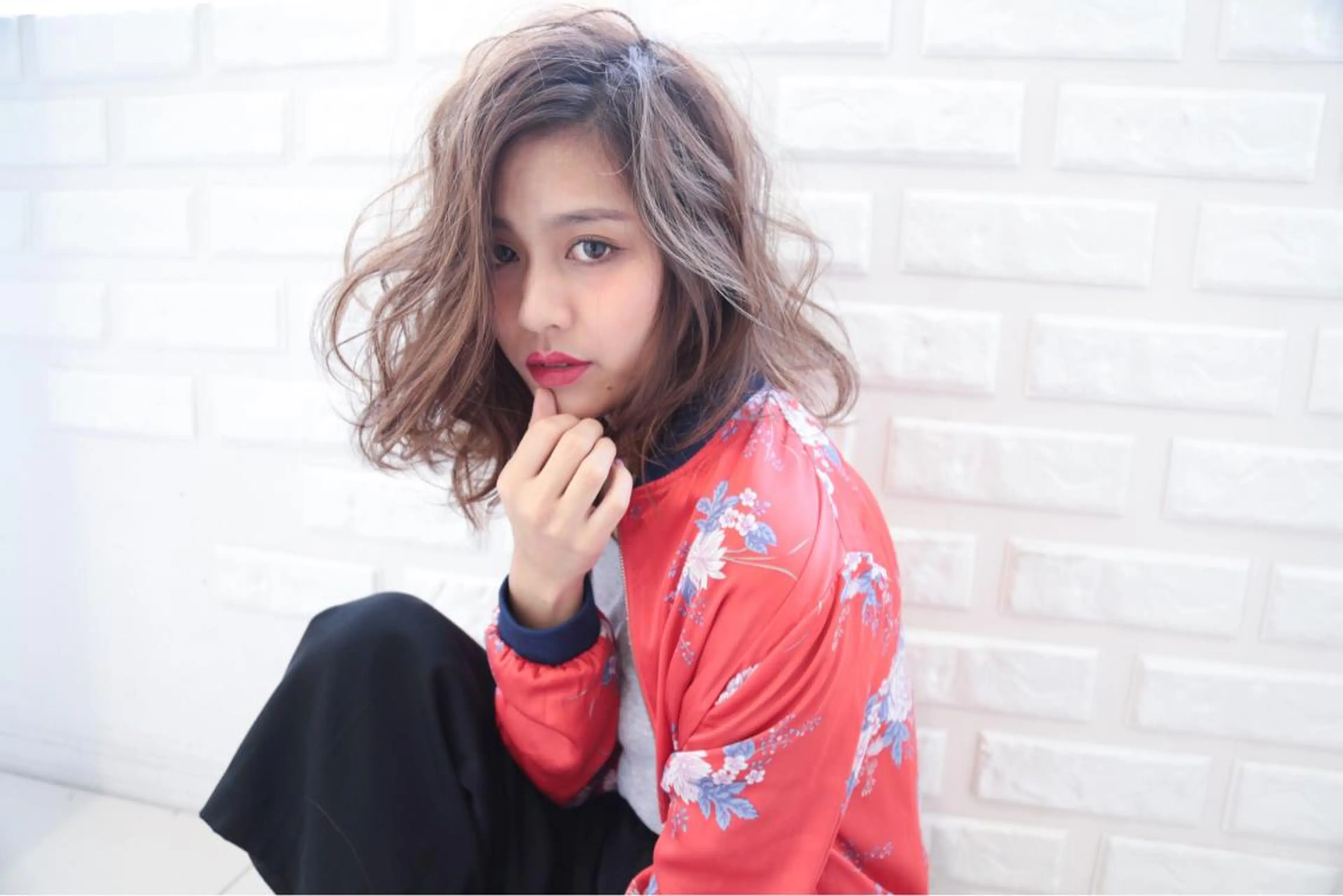 ミディアム カラー コテ巻き風パーマ SHONOのヘアスタイル