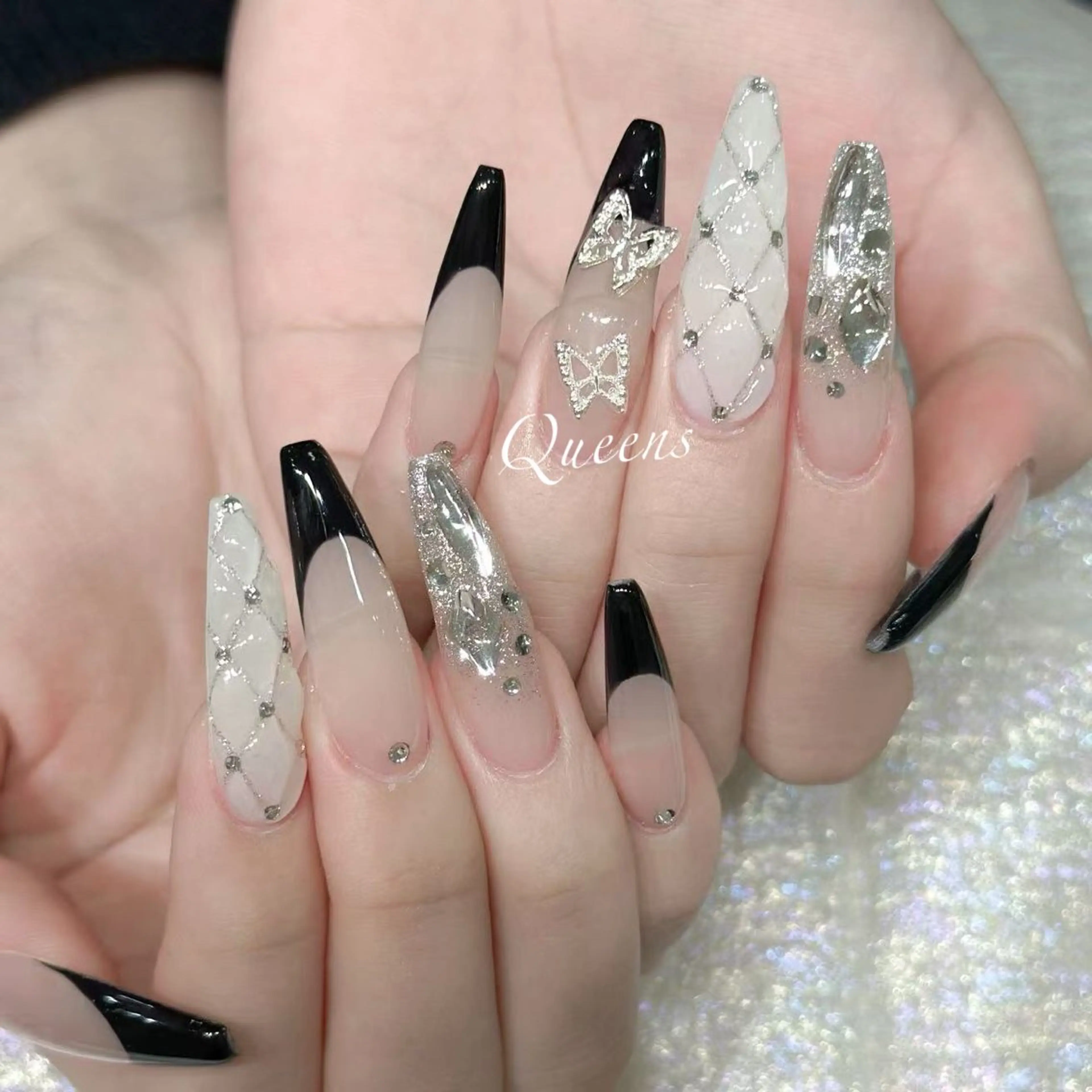 ネイル ハンドネイル Queens ひなのネイルデザイン