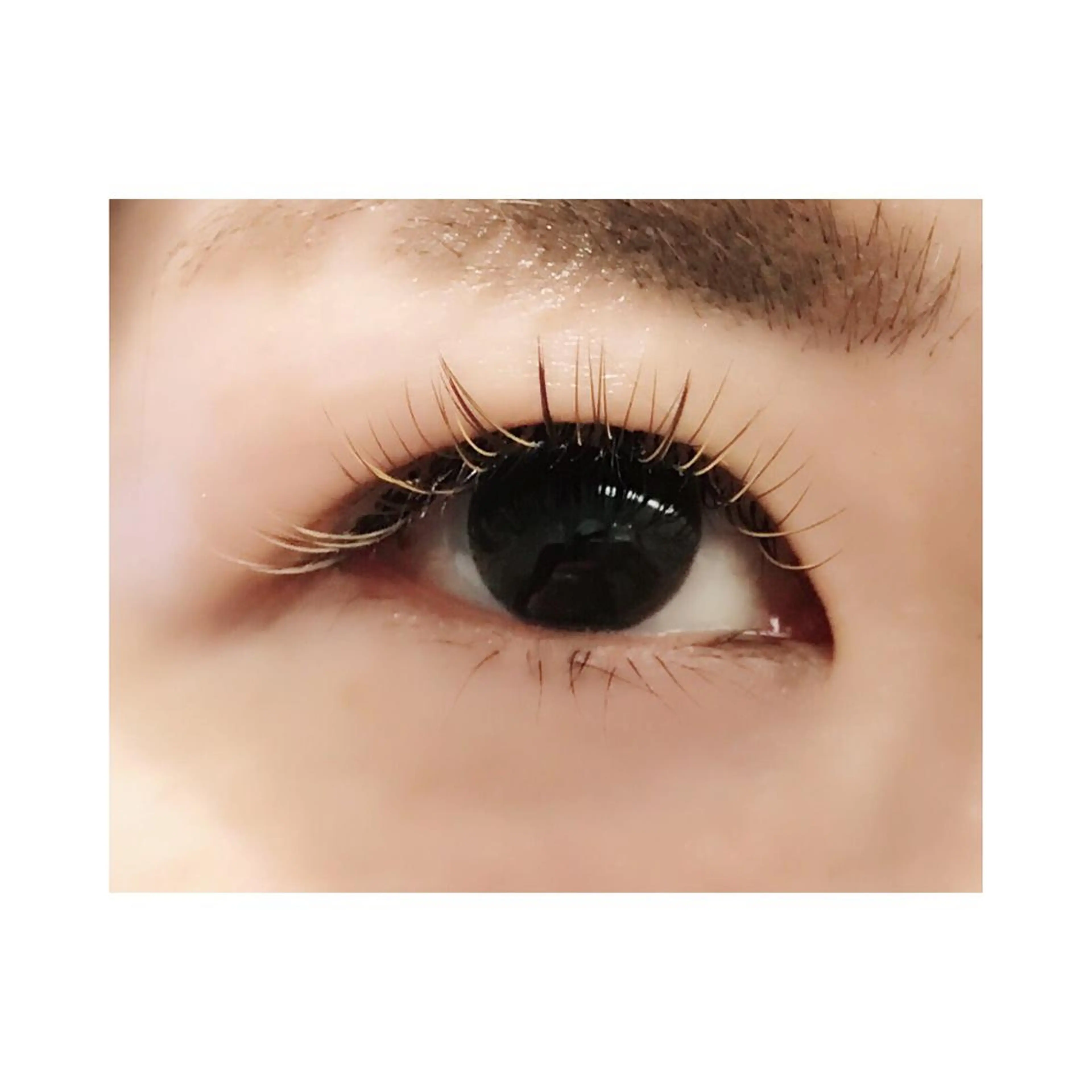 マツエク・マツパ カラーマツエク Cheri所属・きし かりんの眉毛・アイブロウイメージ