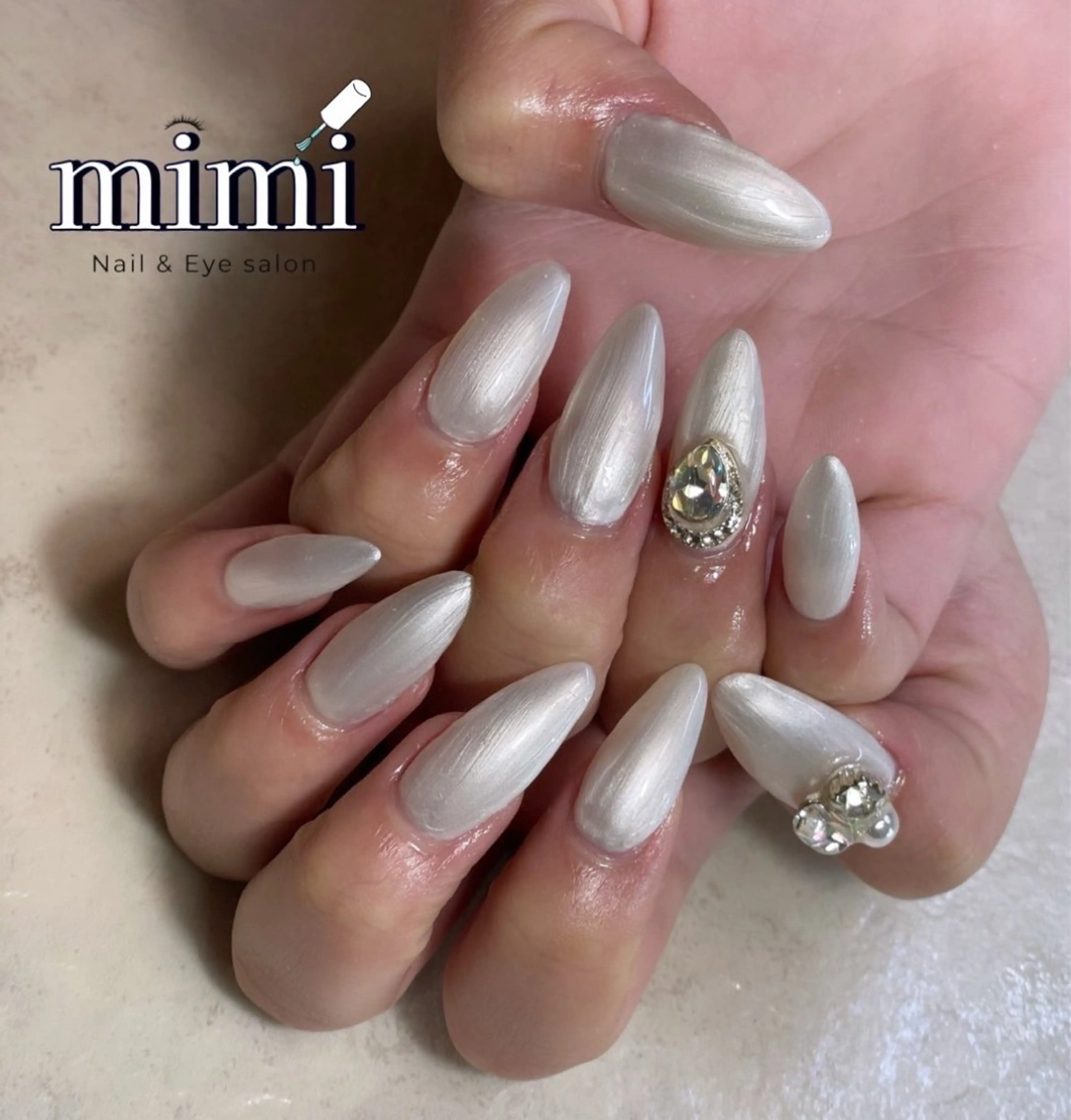 ネイル mimi 高石桃朱のネイルデザイン