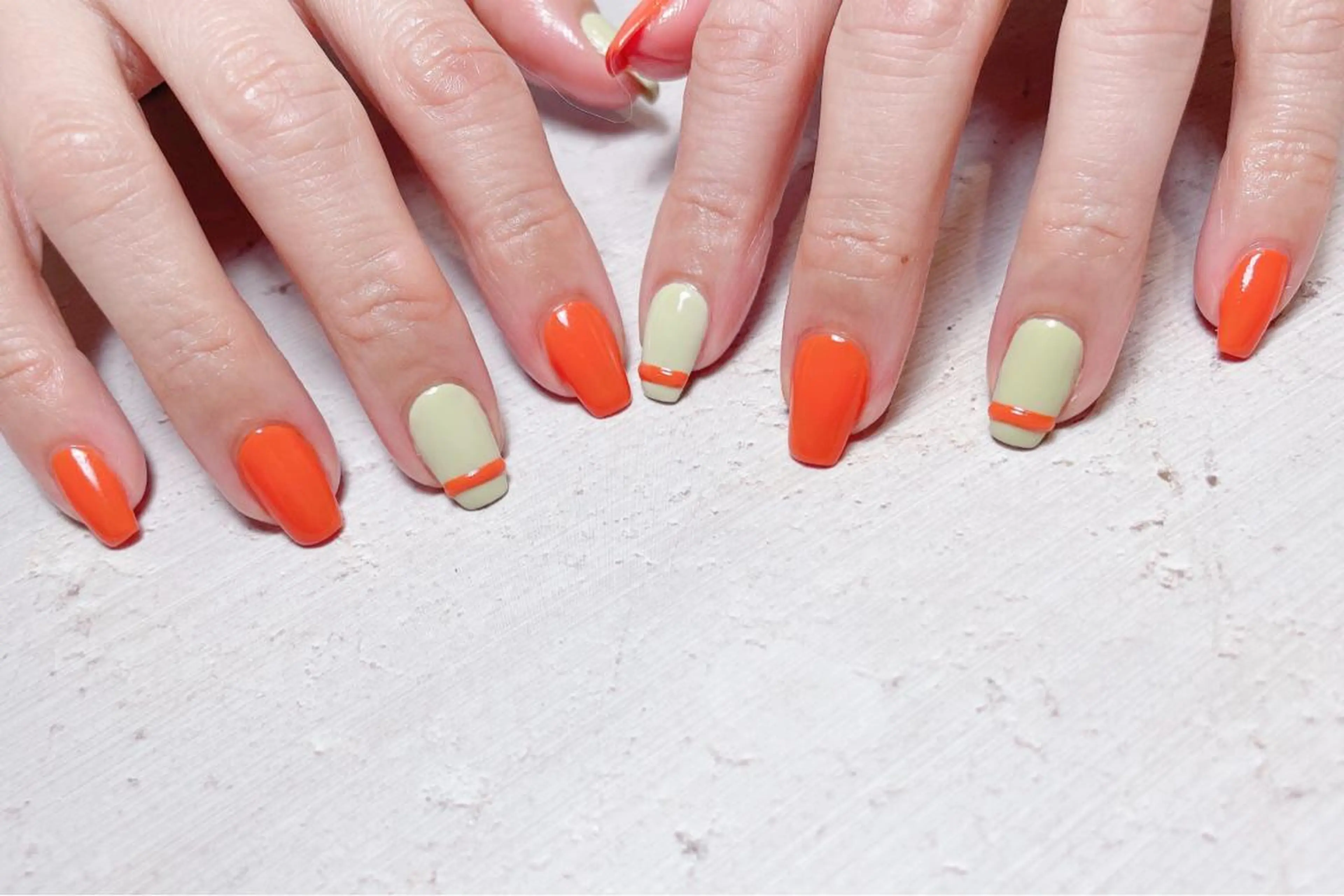 ネイル ジェルネイル マットネイル 持ち込み オレンジ ピスタチオネイル ハンドネイル 小林 ゆりあのネイルデザイン