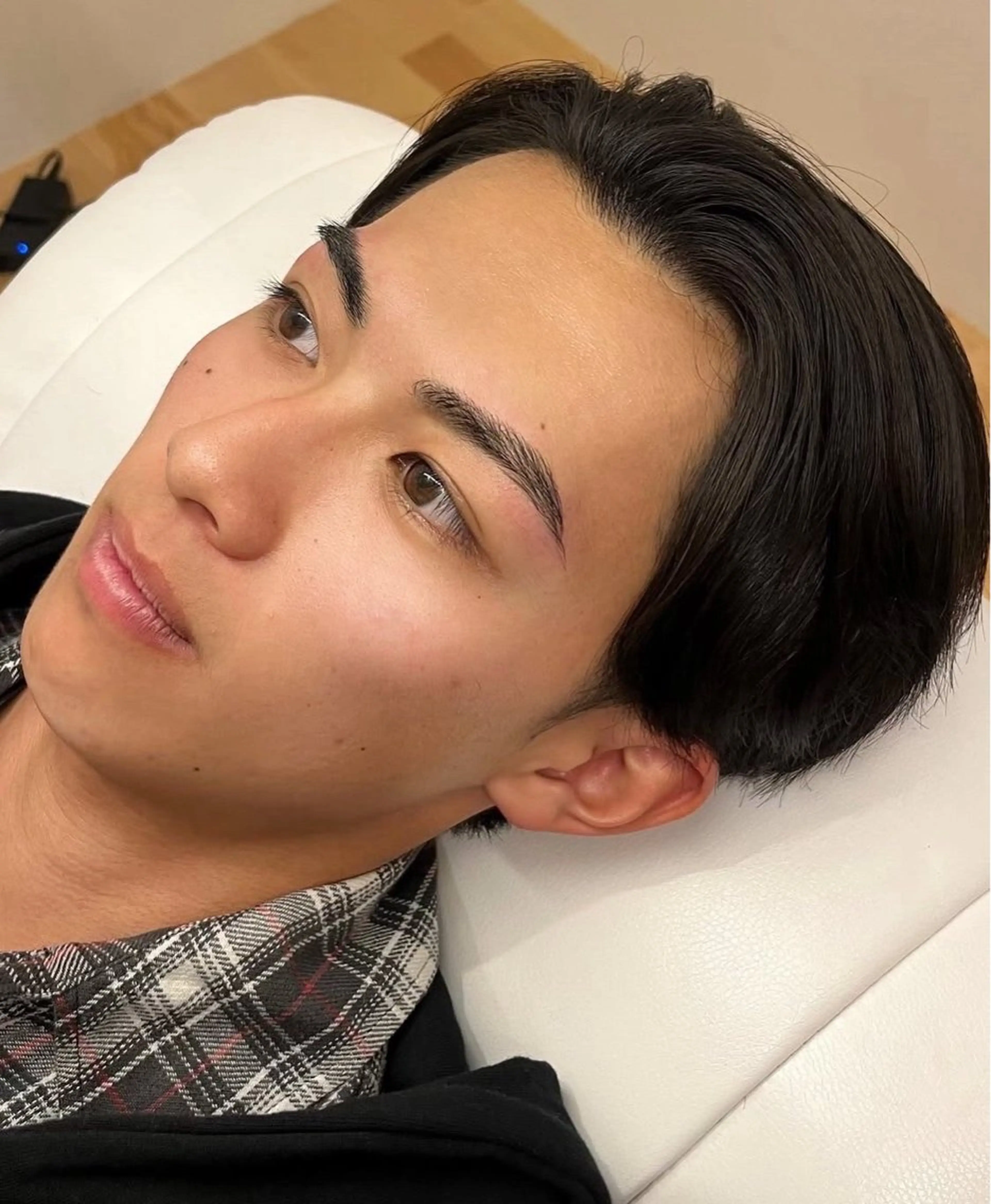 メンズ アイブロウ 冨田 莉花の眉毛・アイブロウイメージ