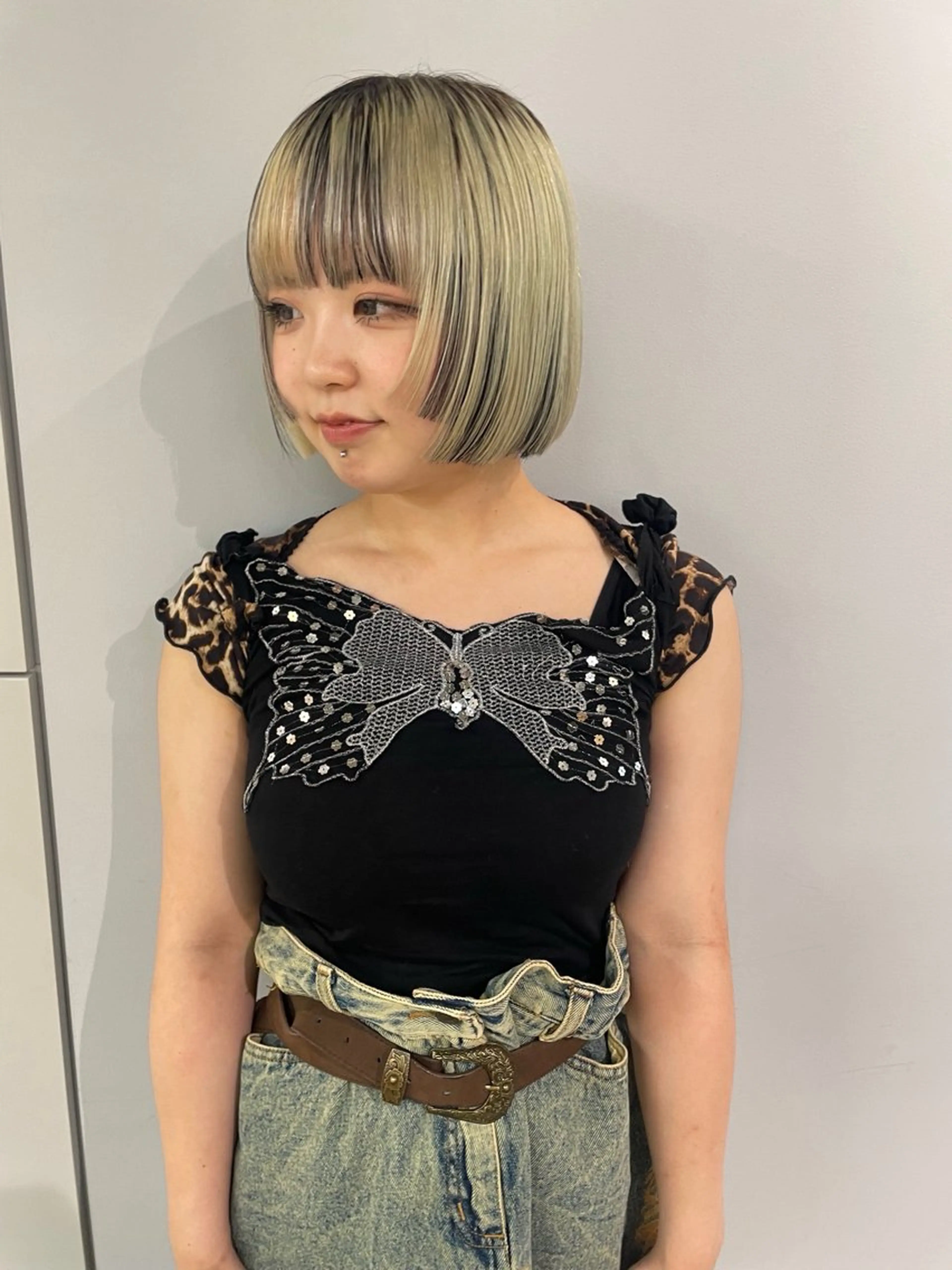 ショート カラー ボブレイヤー ボブ 姫カット レイヤーカット MIU/ルーツカラー 顔まわりレイヤーのヘアスタイル