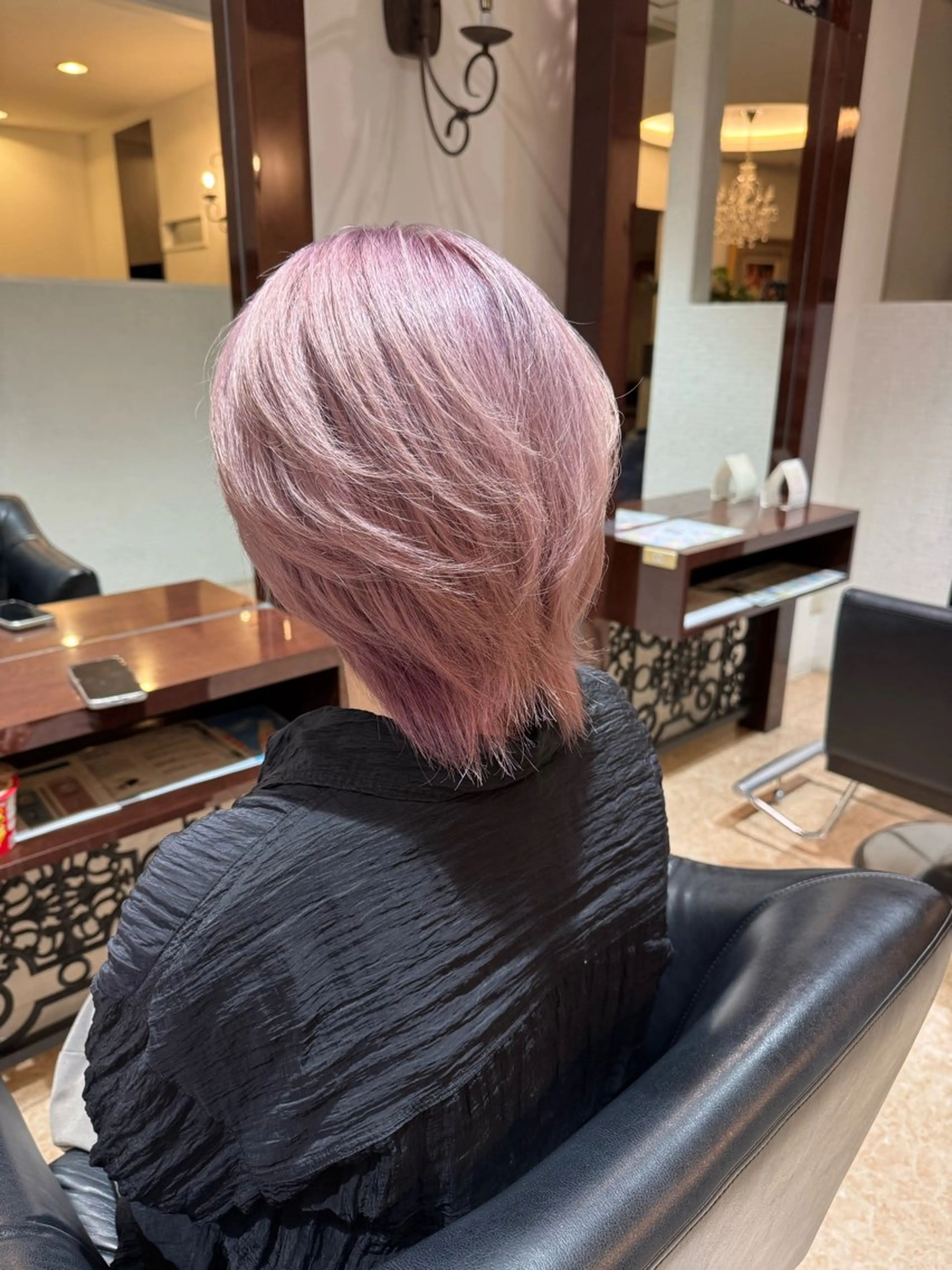 カラー 郷右近 すずのヘアスタイル