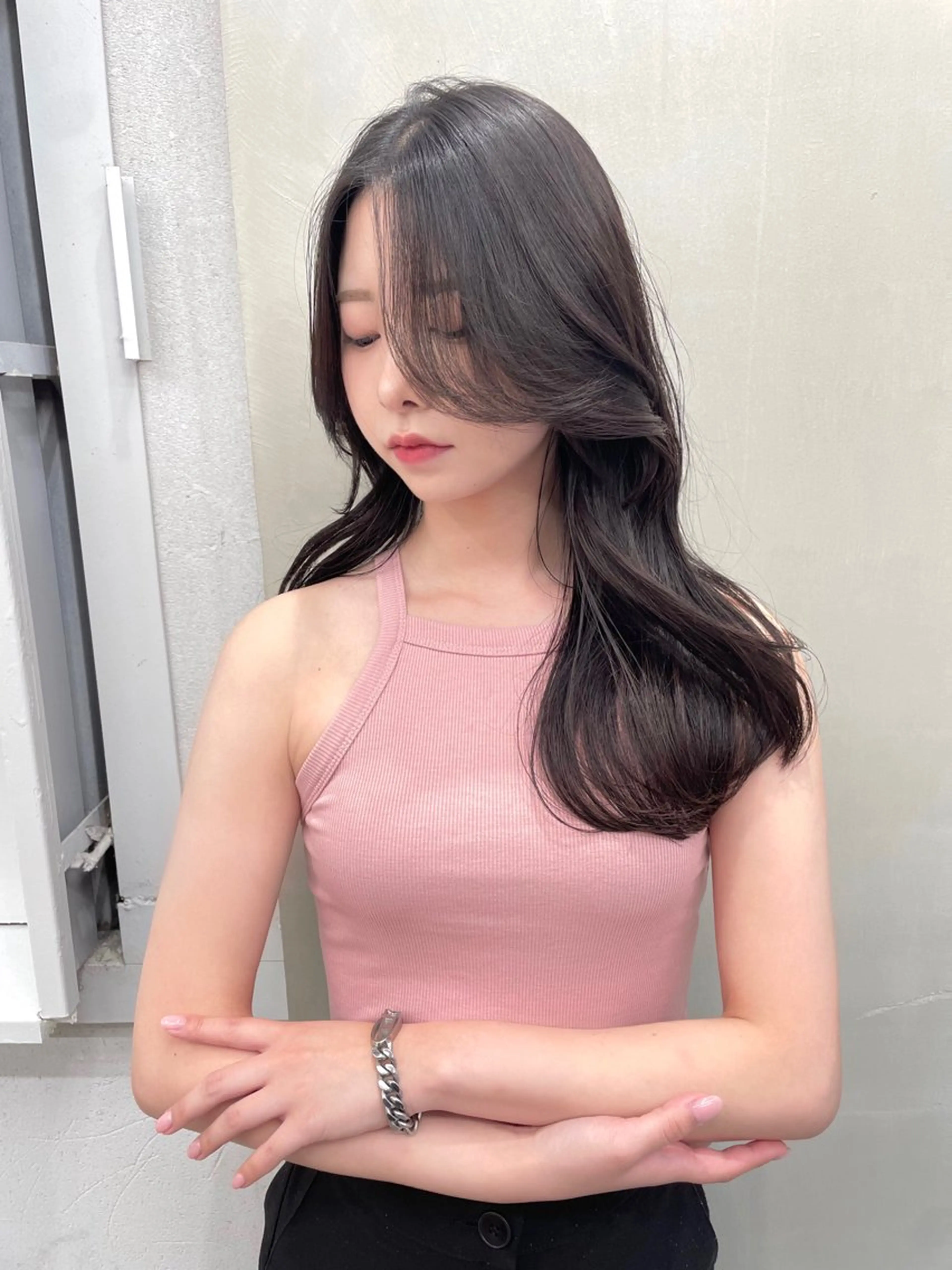 セミロング カラー ヘアアレンジ 透明感カラー 韓国風ヘア レイヤーカット the path shogo🌻のヘアスタイル