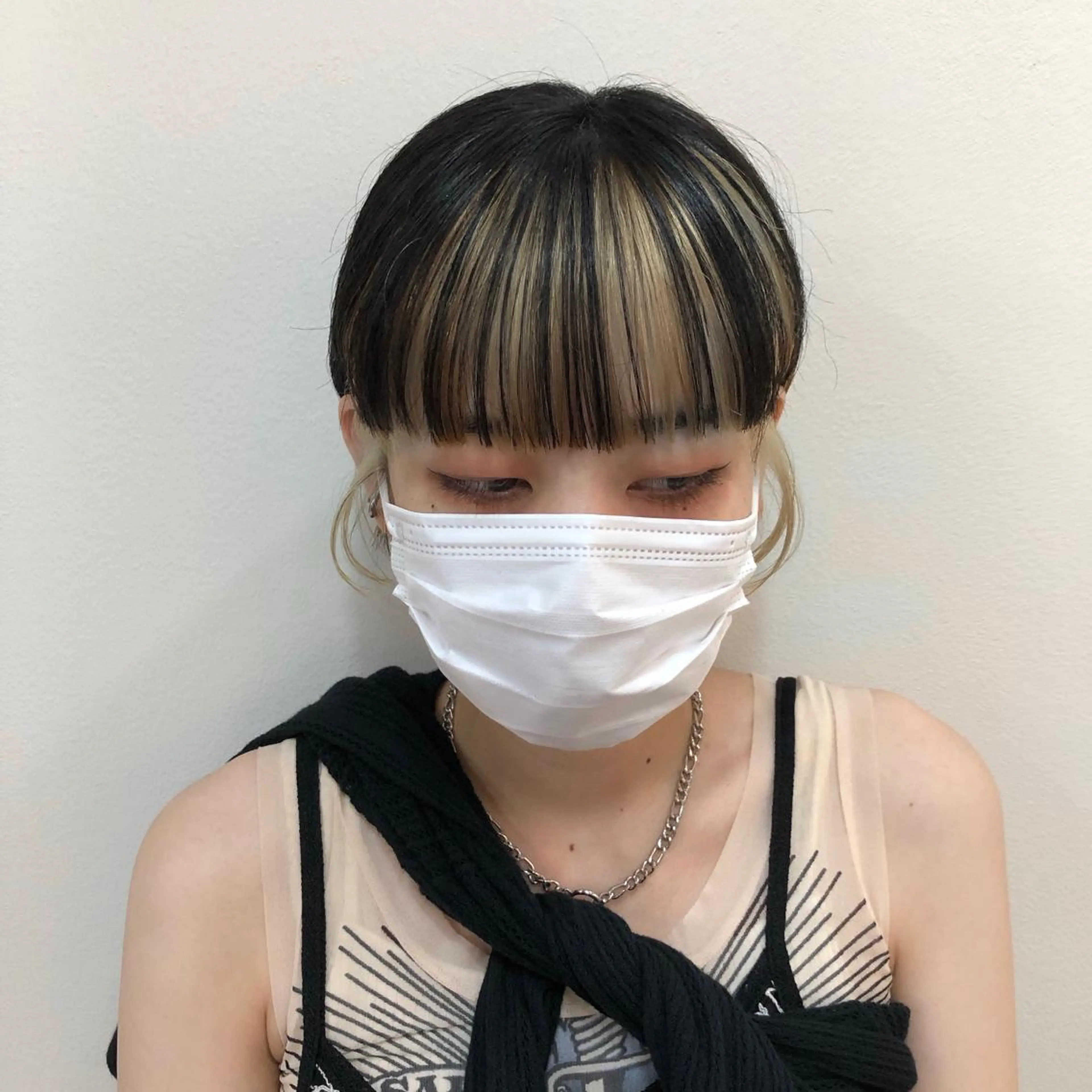 ショート カラー かわさき ともやのヘアスタイル