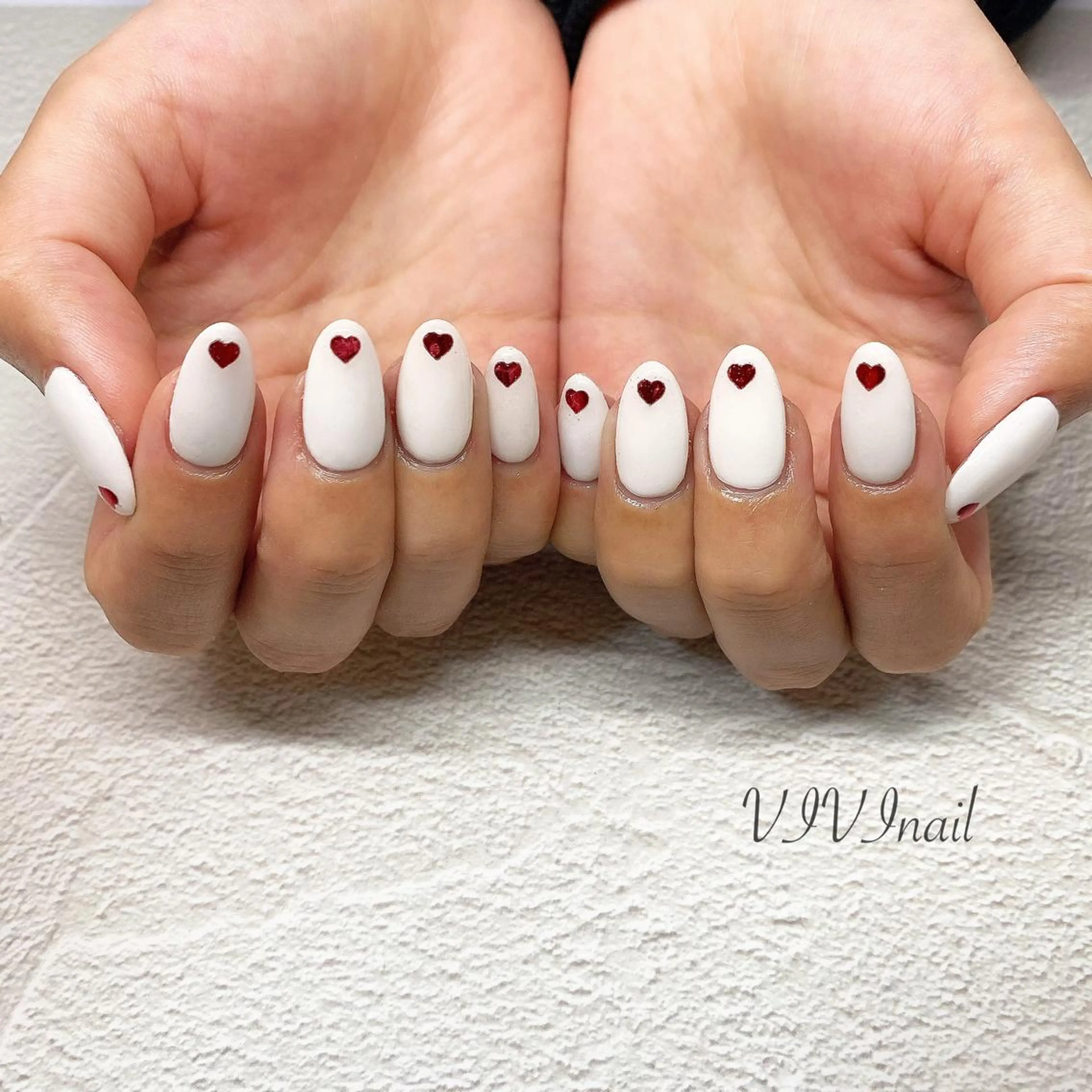 ネイル シンプルネイル バレンタイン ハンドネイル vivi nailのネイルデザイン