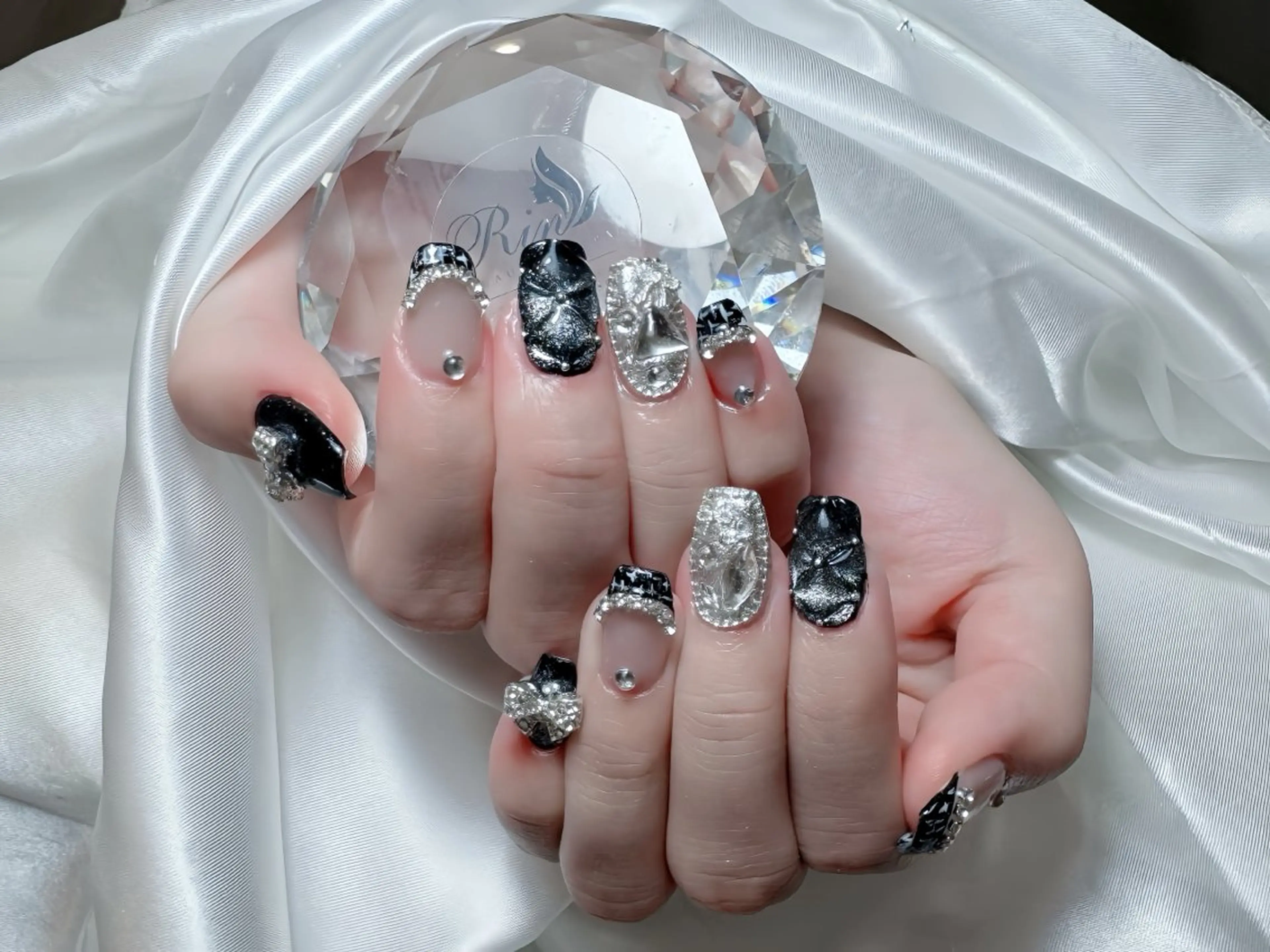 ネイル アートネイル 成人式 ロングネイル ニュアンスネイル スカルプネイル ハンドネイル Rin Nail 新大久保店のネイルデザイン