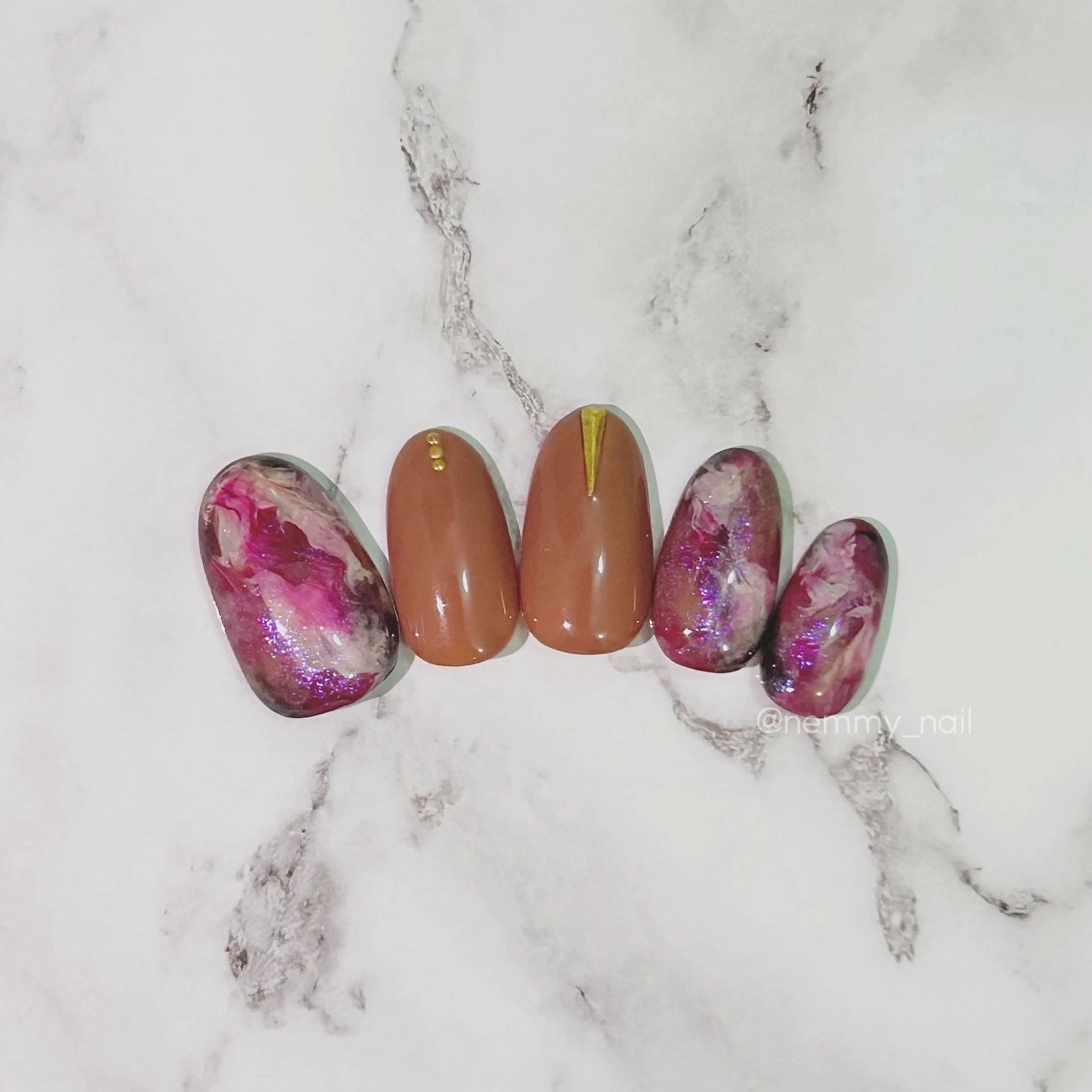 ネイル 大理石ネイル(マーブル) 赤色 Nemmy nail salon所属・Nemmy MAYUのネイルデザイン