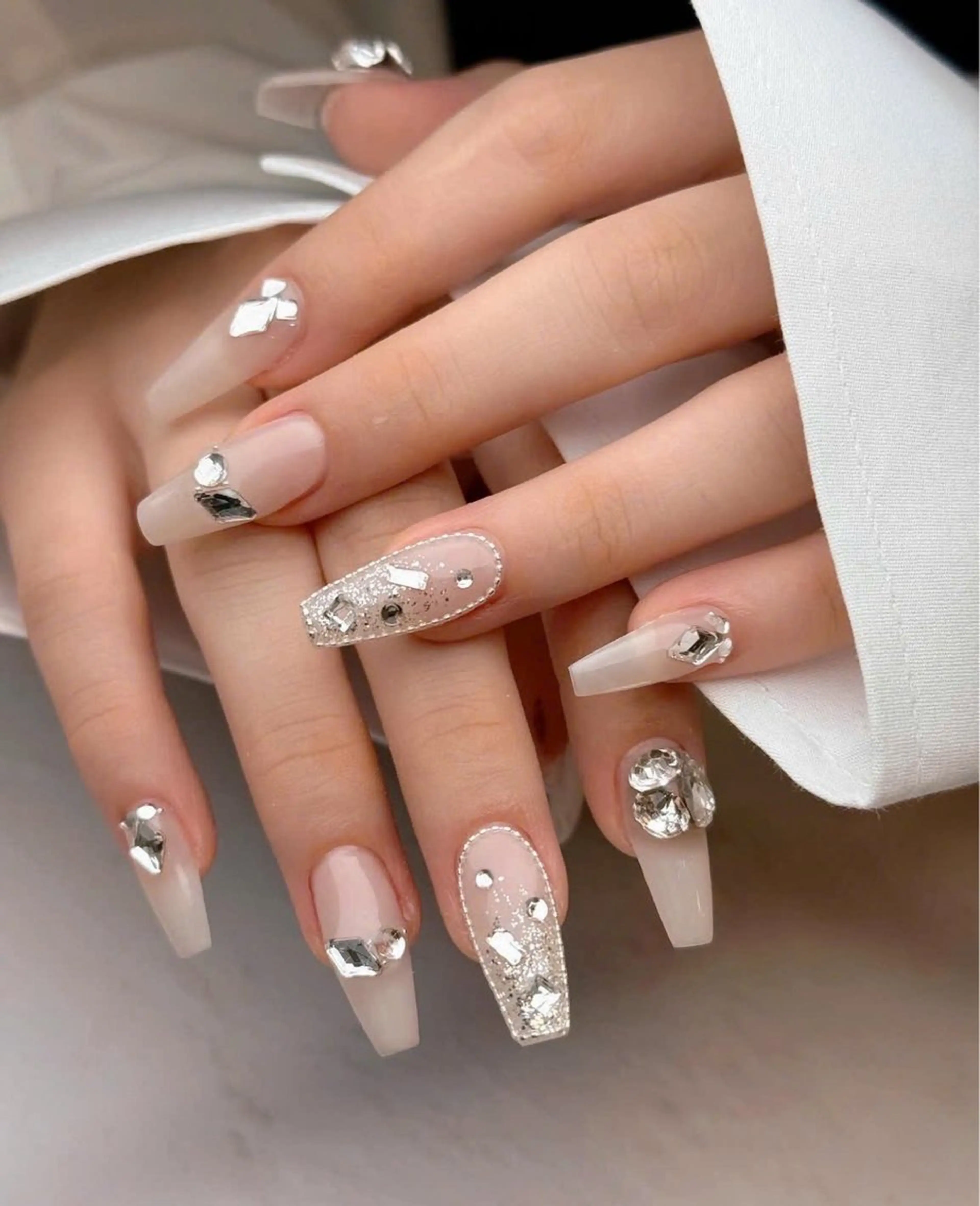 ネイル フレンチネイル キラキラネイル マグネットネイル ミラーネイル ニュアンスネイル ハンドネイル Tira Nailのネイルデザイン