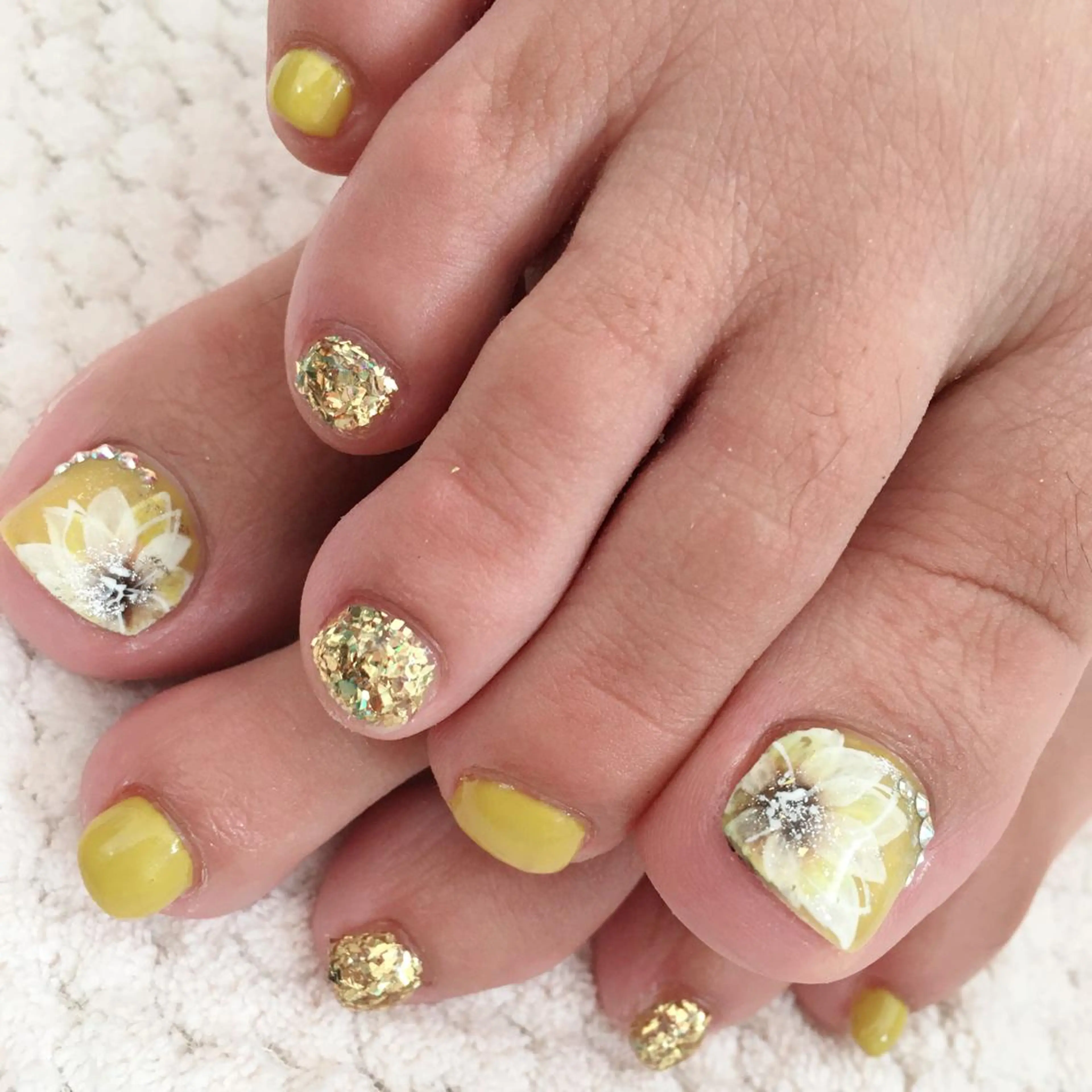 フットネイル🌈親指2本アート🌼オフありの写真