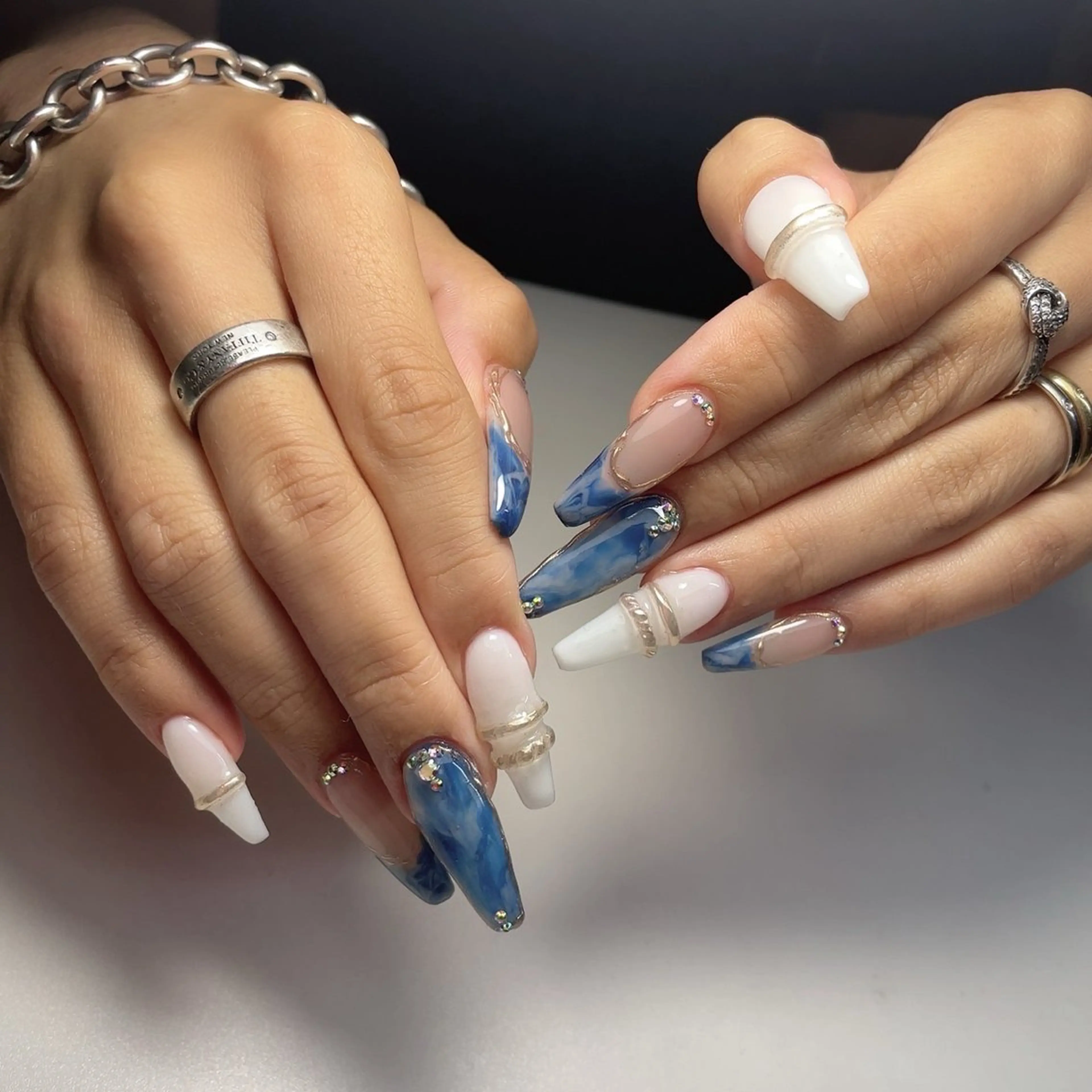 ◆当店オフ込み◆チップ長さ出し込◆ハンドジェルネイルアート&パーツつけ放題💅の写真