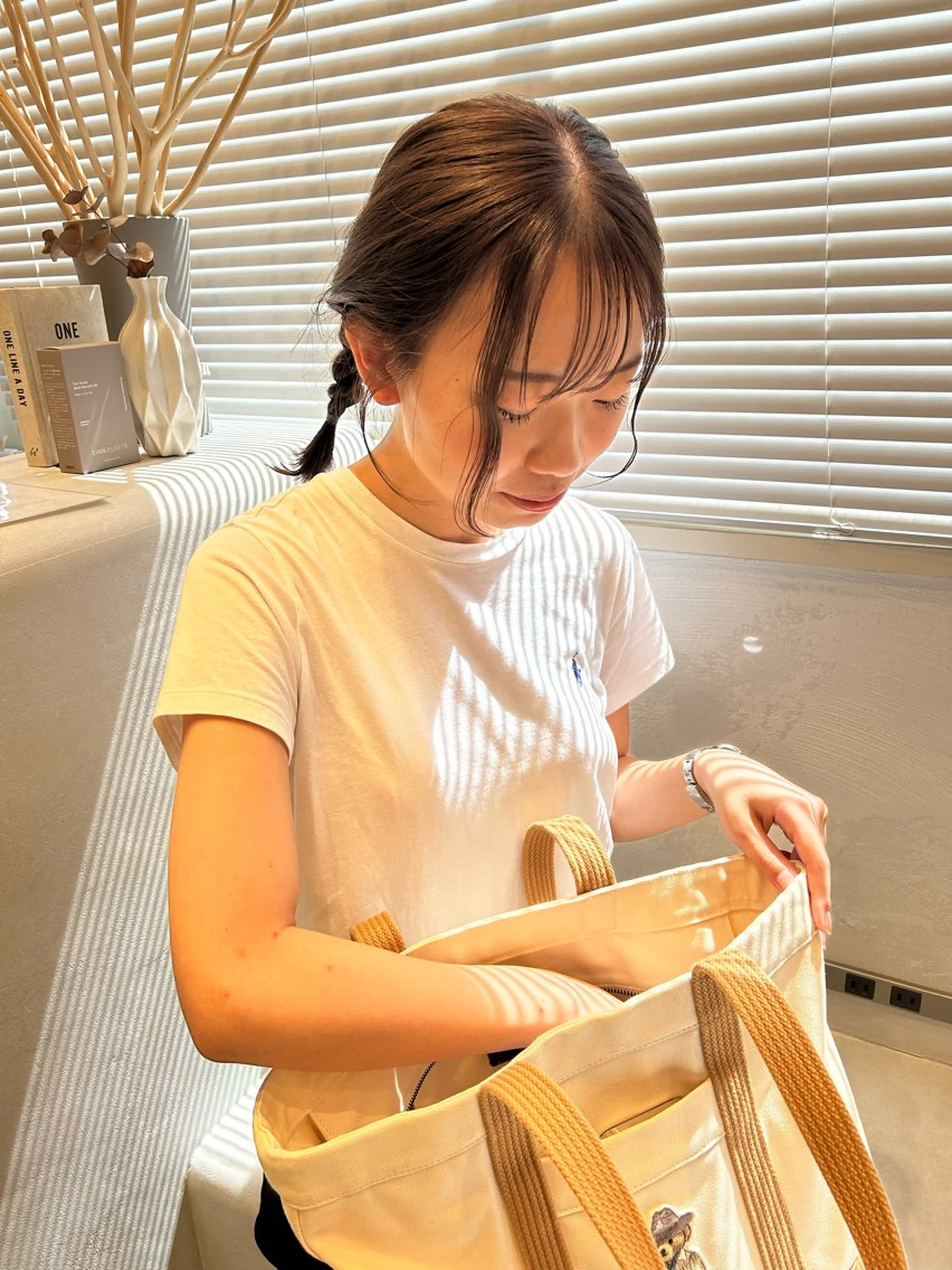 カラー ベージュカラー ブリーチ 透明感カラー オリーブベージュ 寺田 雅のヘアスタイル