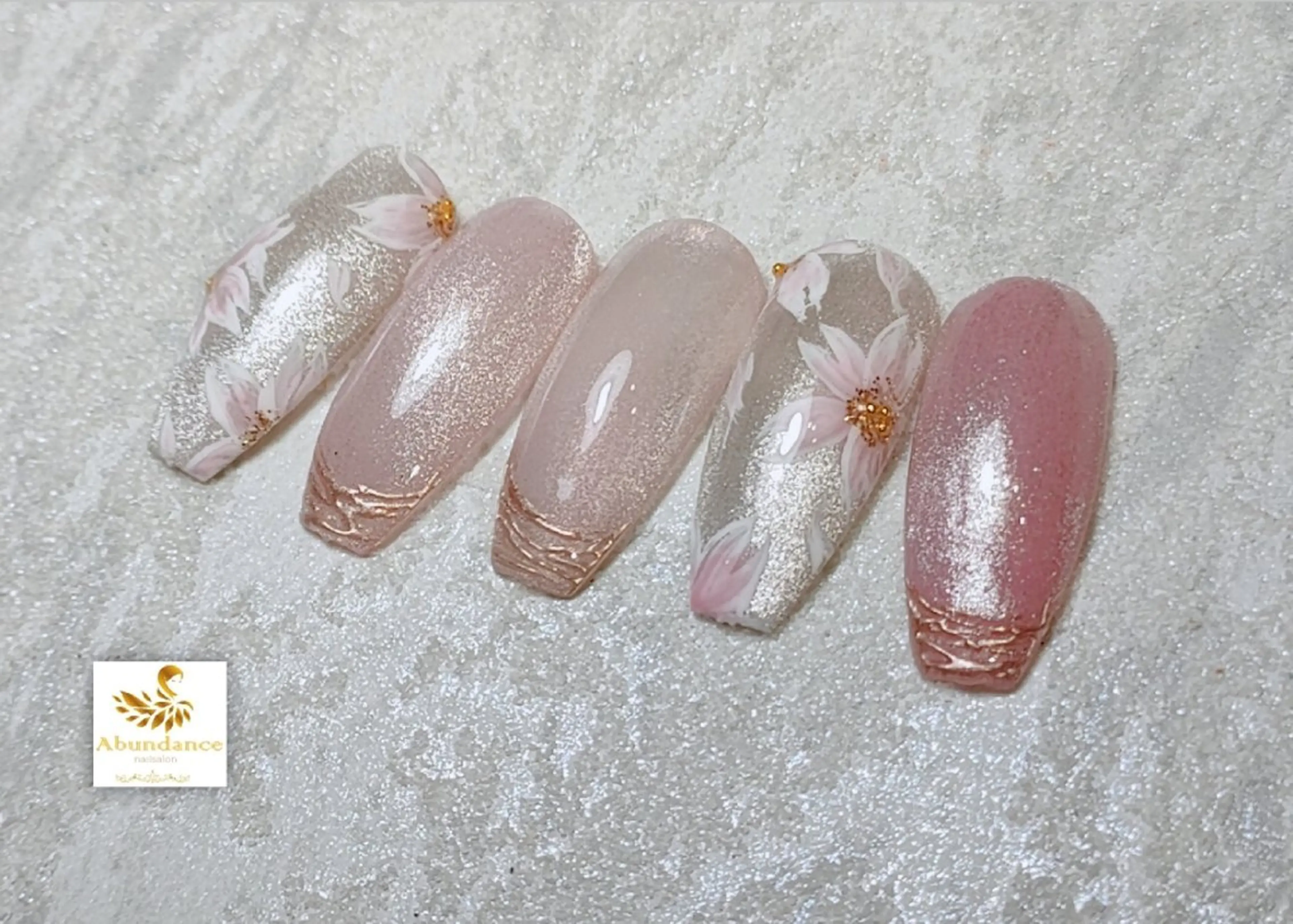 ネイル 桜ネイル ハンドネイル 完全予約制個室サロン Abundancesのネイルデザイン