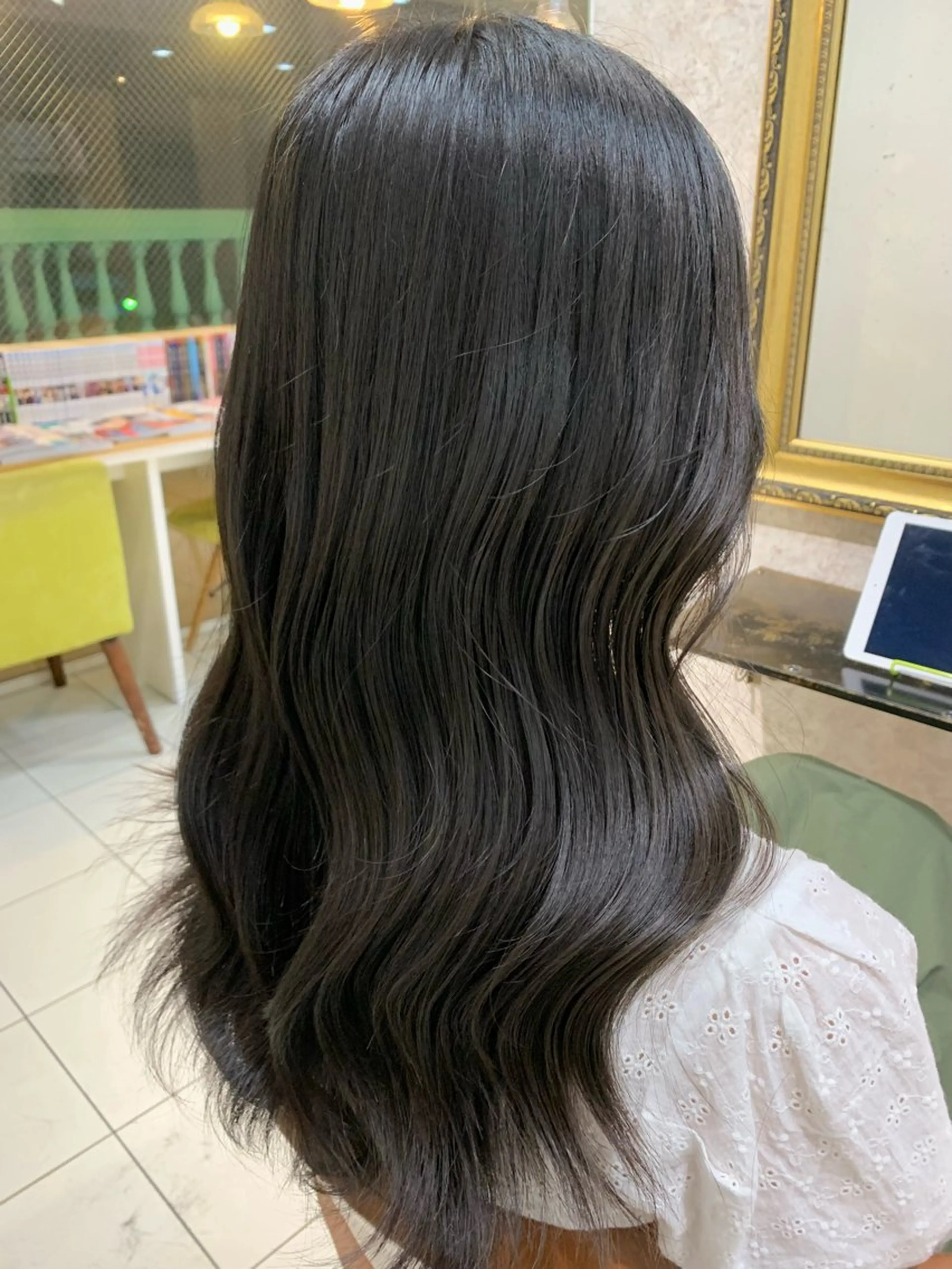 セミロング CHELSEA神戸所属・MORISAKI ✂︎縮毛矯正のヘアスタイル