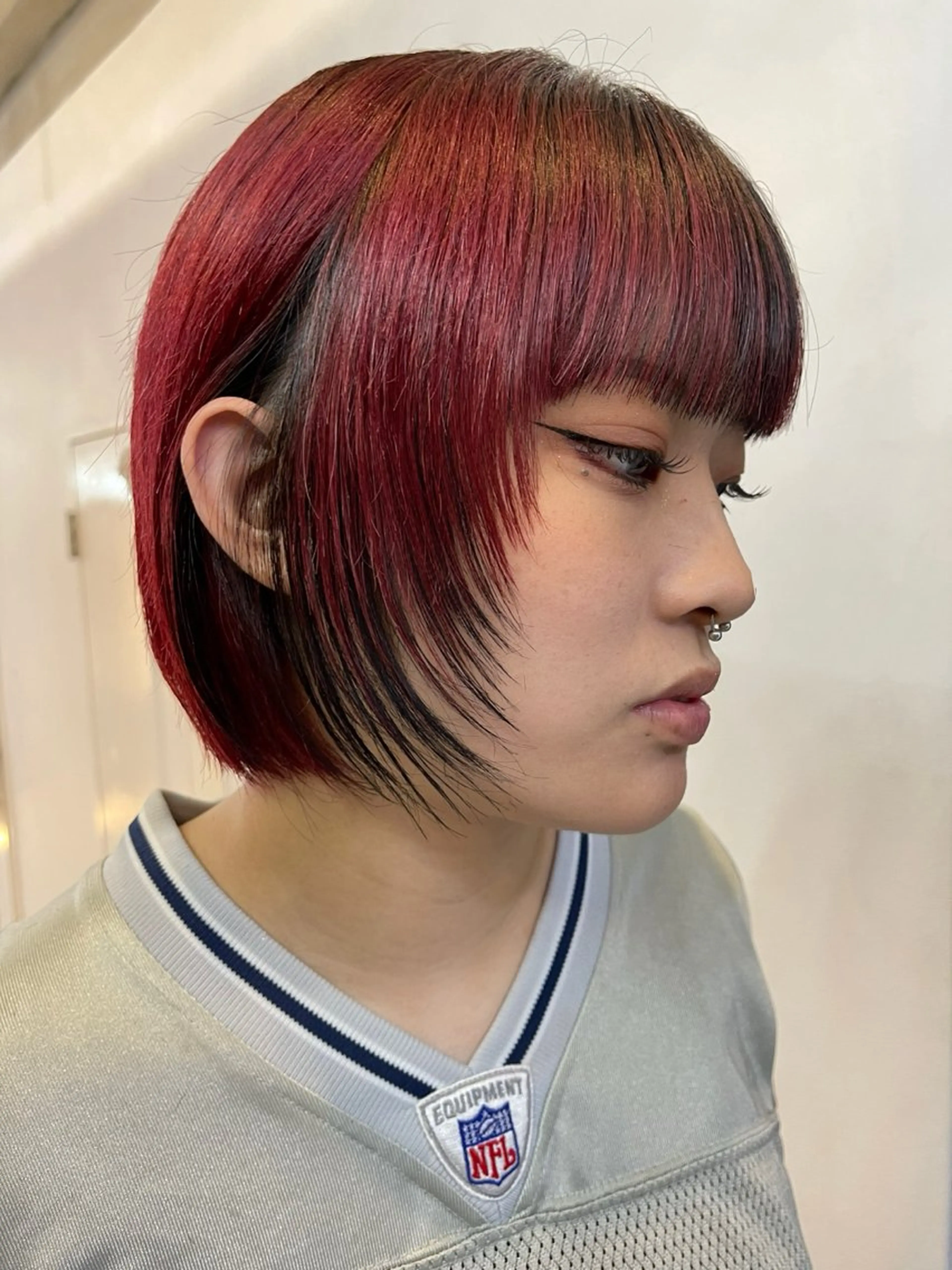 ショート カラー ブリーチ ケアブリーチ デザインカラー ダブルカラー イヤリングカラー TATSUブリーチ/ ミルクティーベージュのヘアスタイル