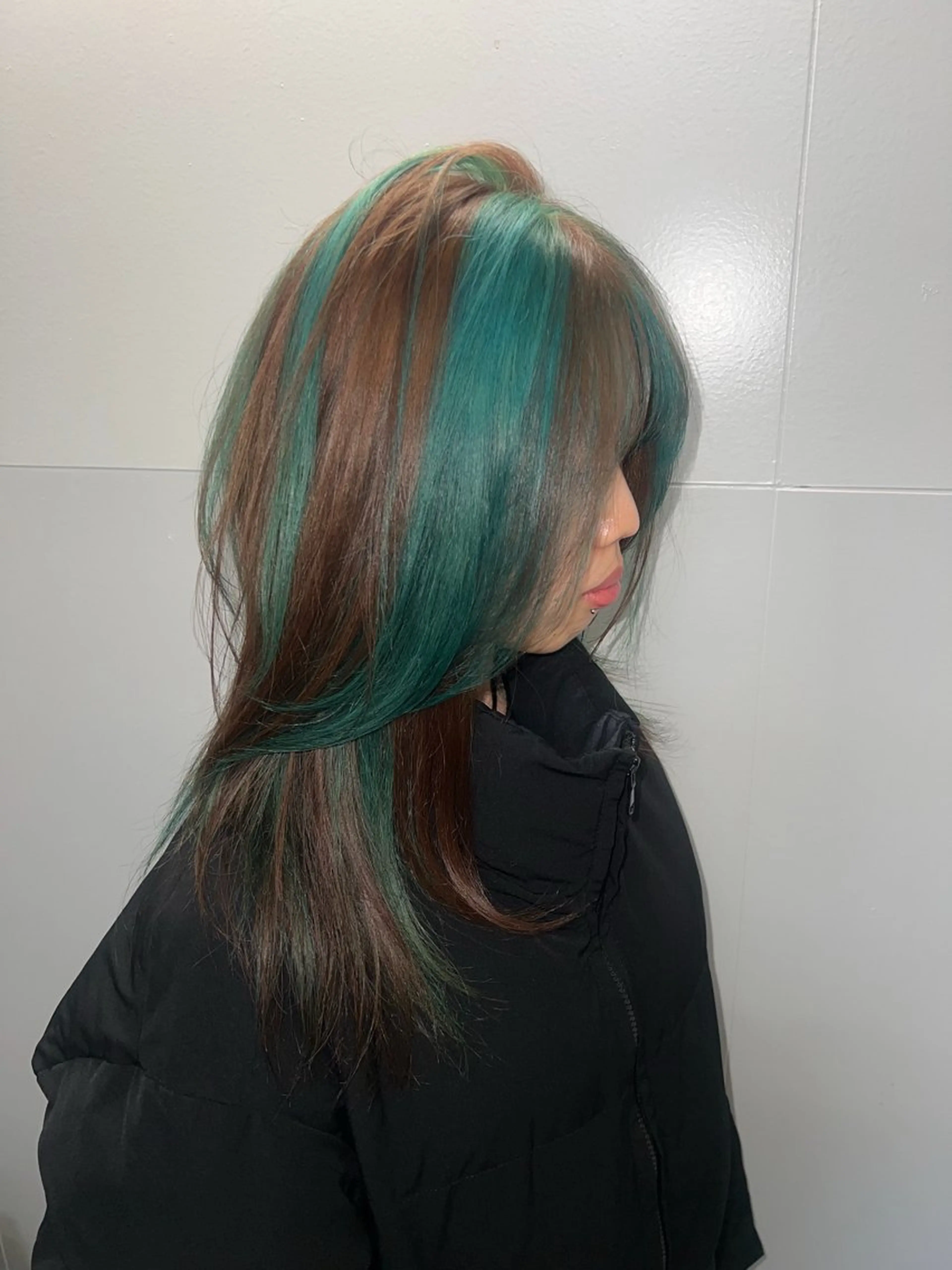 セミロング ヘアカラー トリートメント 💥ウルフカット デザインあんな💥のヘアスタイル