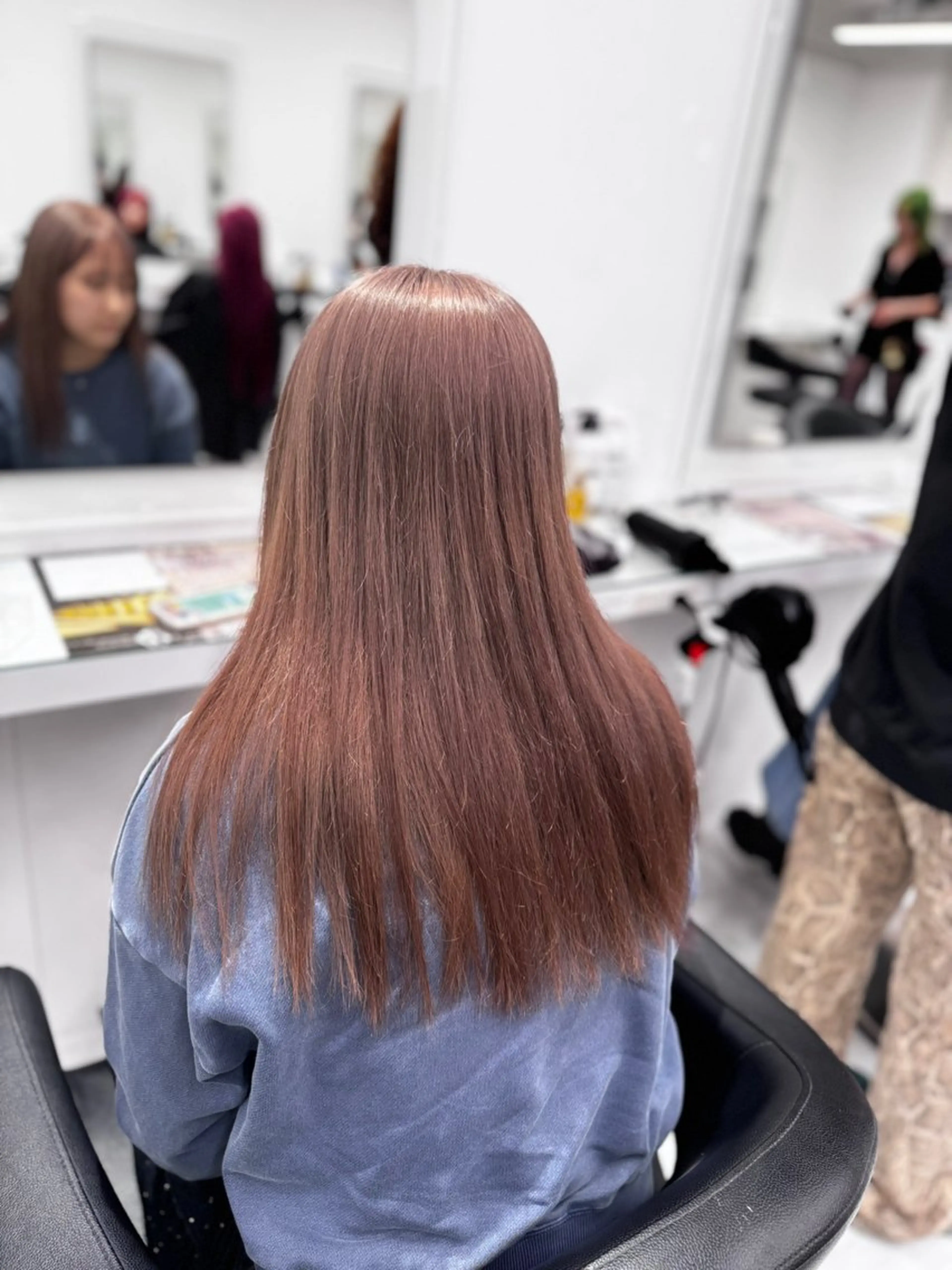 ロング カラー ヘアアレンジ ヘアカラー トリートメント ヘアセット 透け上品ハイトーン 職人ゆうと🤍のヘアスタイル