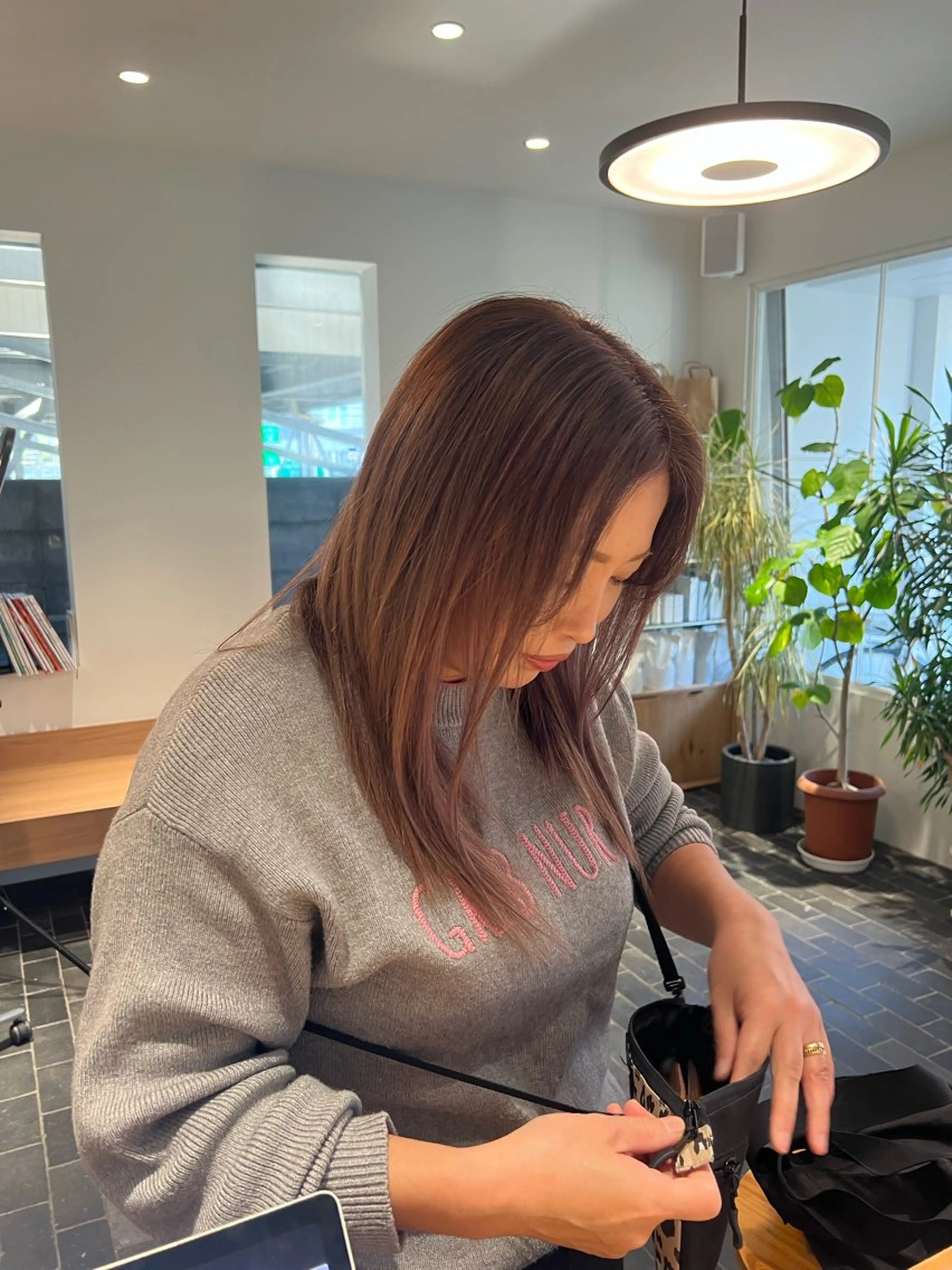 ロング カラー ヘアカラー トリートメント ワタナベ モカ🦢ダブルカラーのヘアスタイル