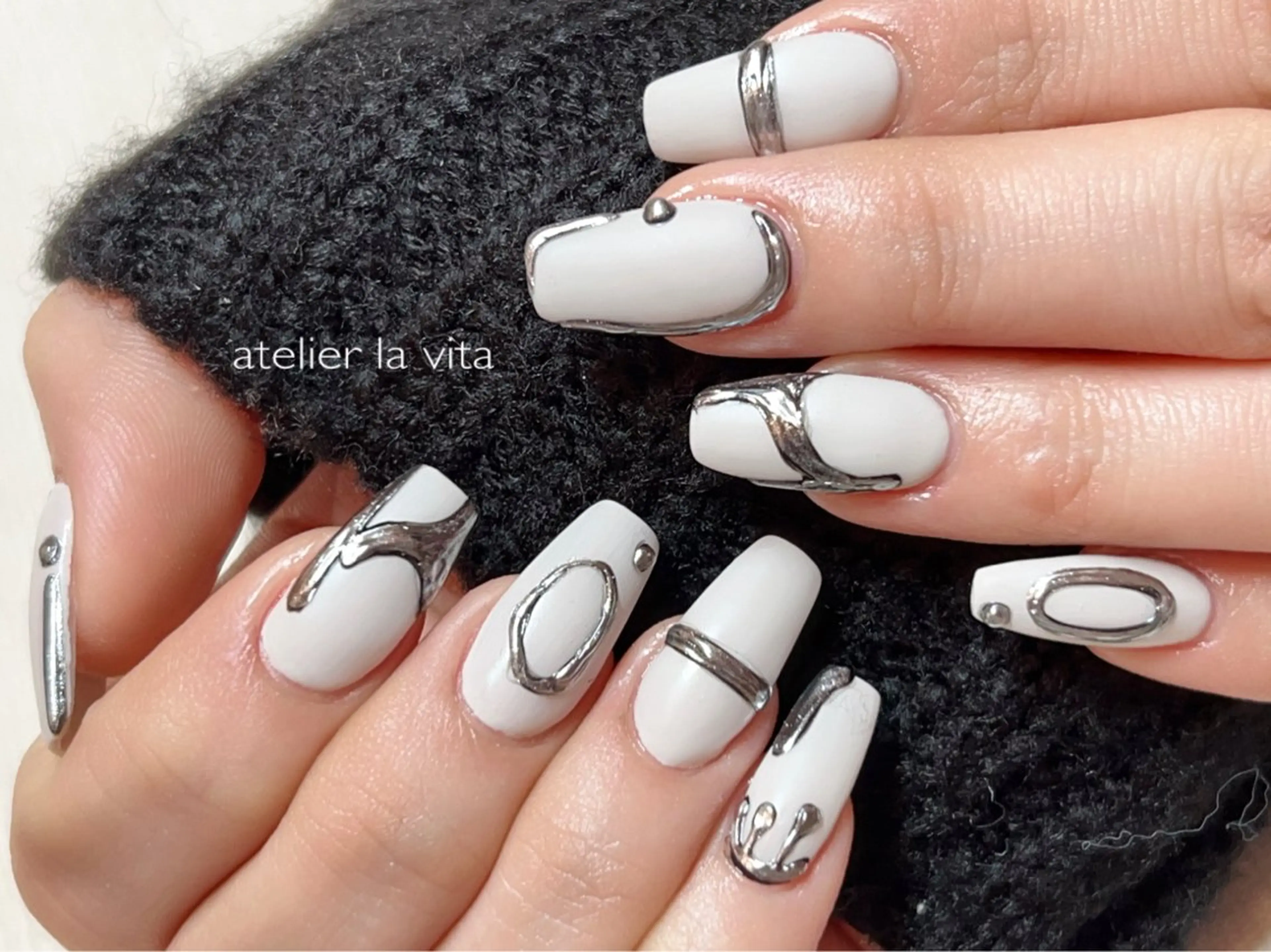 ネイル アートネイル ジェルネイル マットネイル ミラーネイル スカルプネイル ハンドネイル atelier la vita所属・lavita. mimuraのネイルデザイン