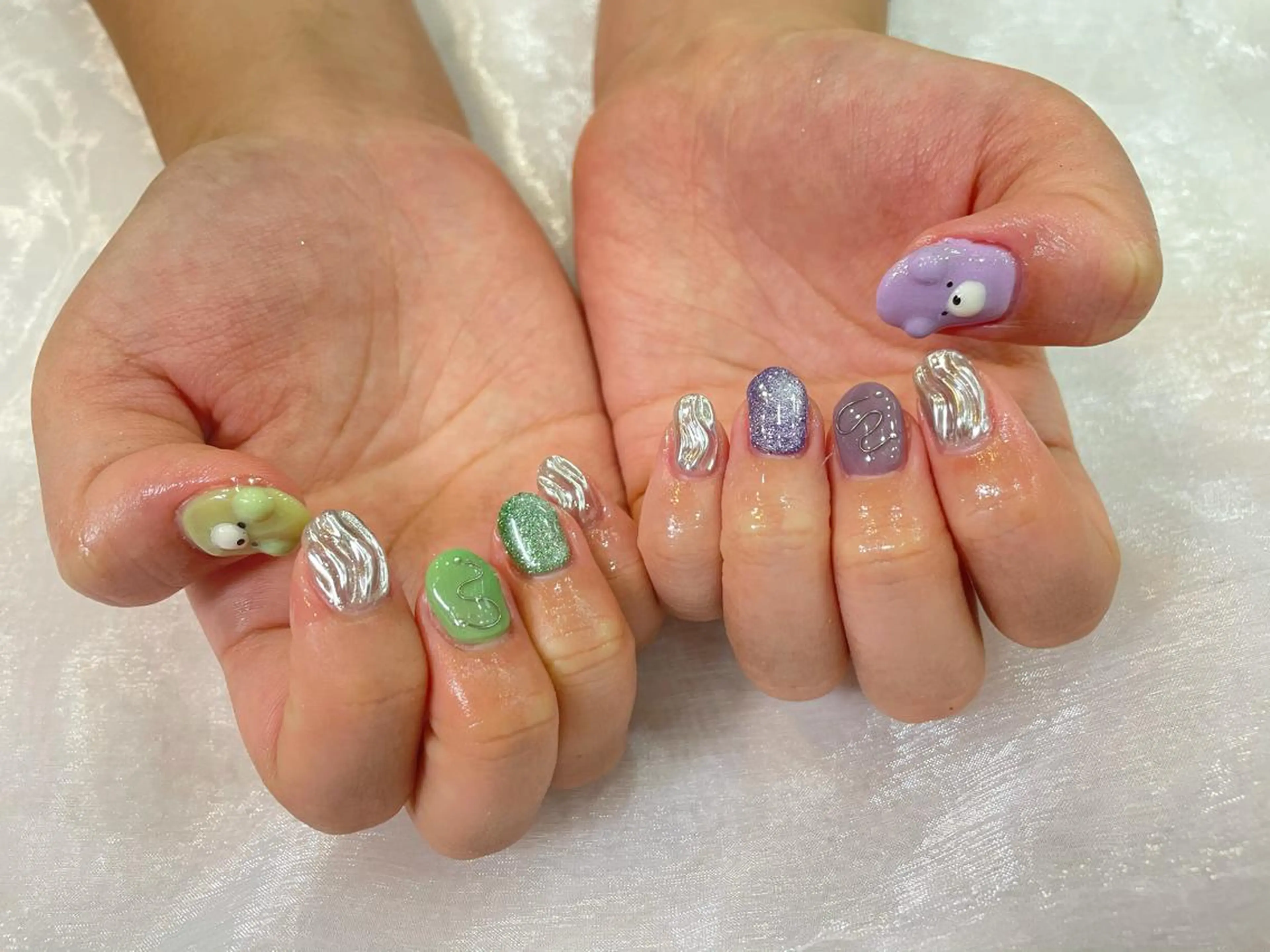 ネイル ハンドネイル ハンドケア R'well所属・はばすみれ🎀ﾈｲﾙ 光ﾌｪｲｼｬﾙ ﾍｱのネイルデザイン