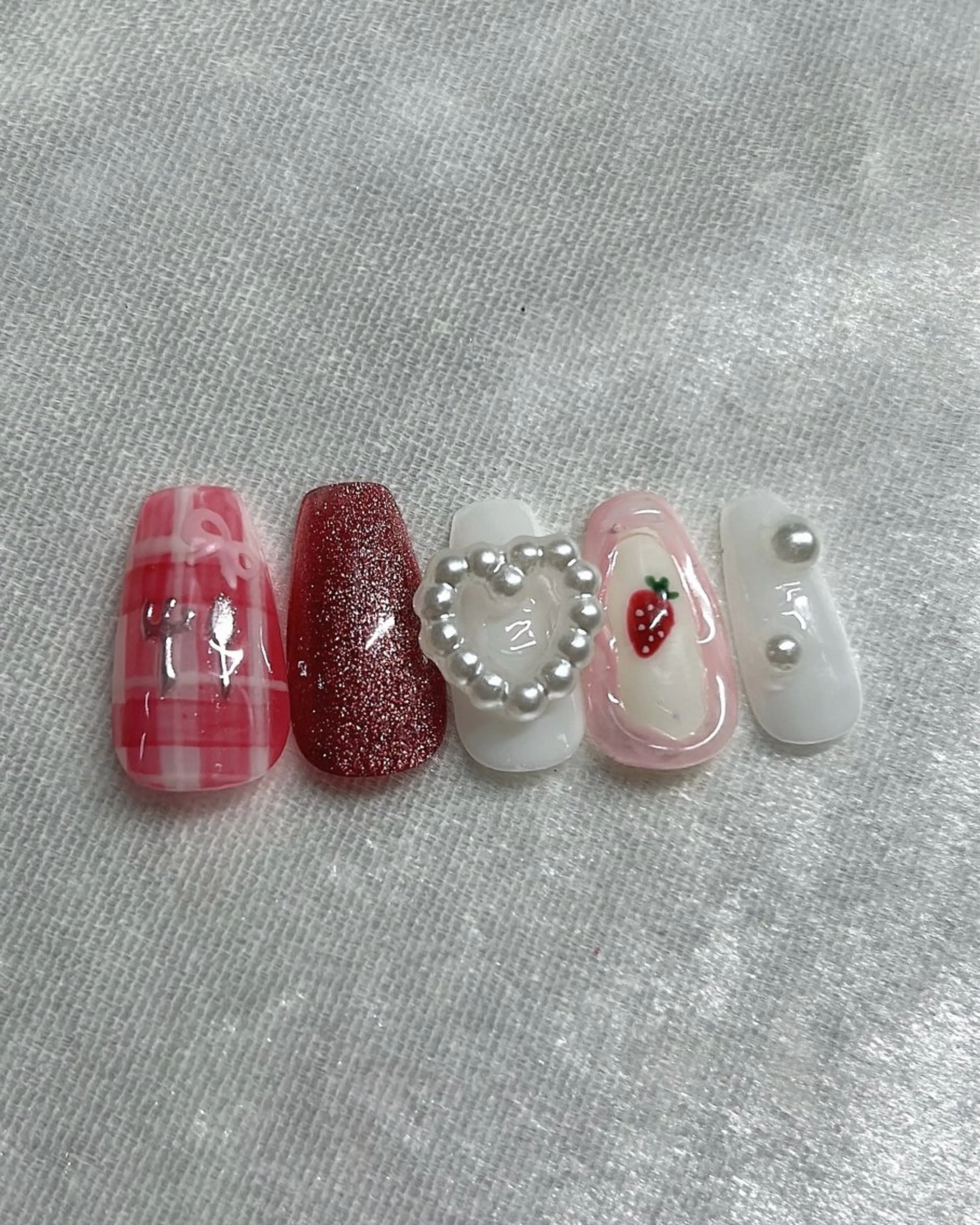 ネイル 赤色 春ネイル ハンドネイル Bestnail所属・Best Nail Yu🎀🫧のネイルデザイン