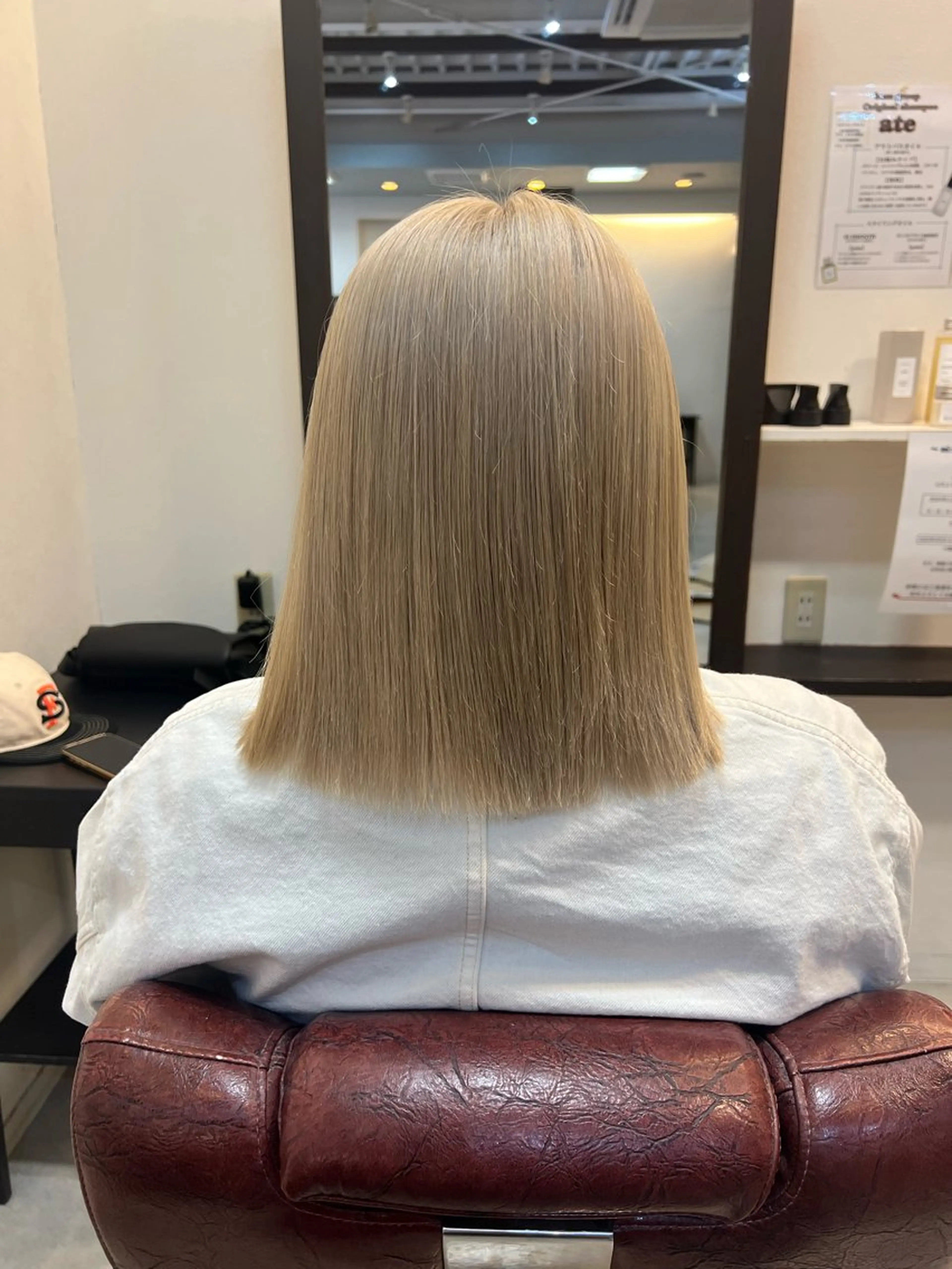 ミディアム カラー ベージュカラー ホワイトベージュ 吉岡 なみのヘアスタイル