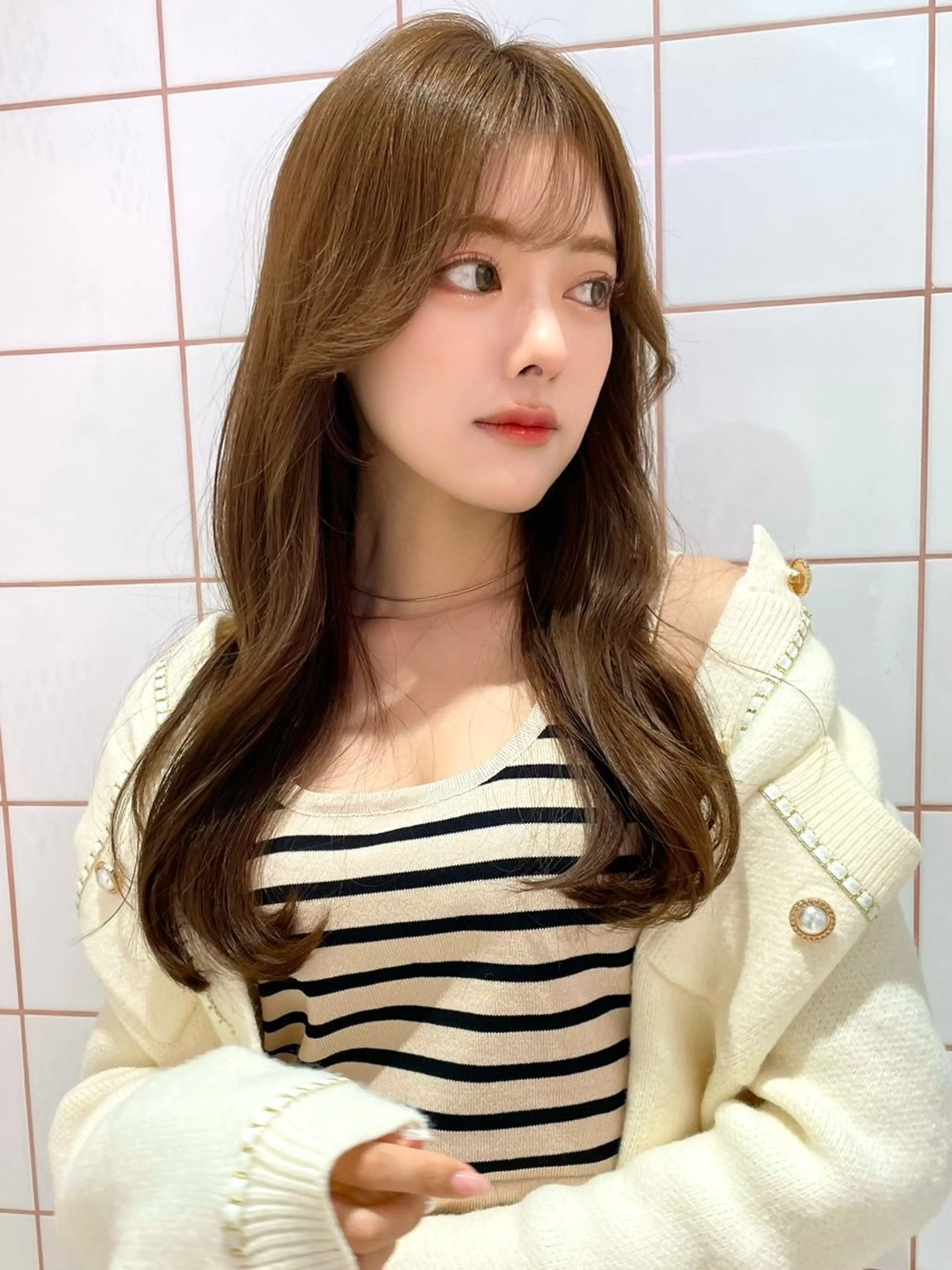 セミロング カラー ベージュカラー ブリーチ 透明感カラー ダブルカラー グレージュ カット ヘアカラー 韓国ヘア🤍顔周り/ 髪質改善✨/林遼一郎のヘアスタイル