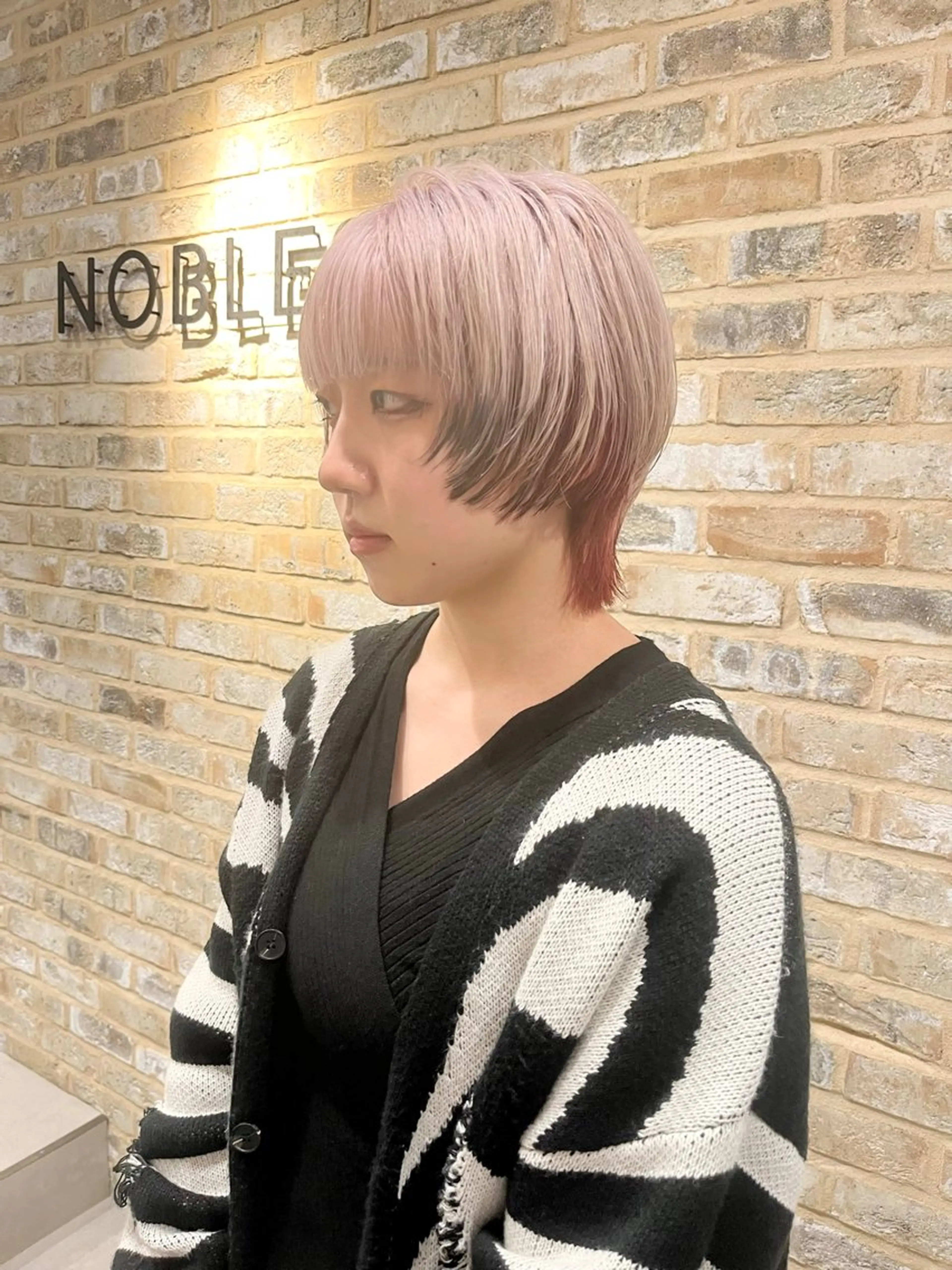 ショート カラー デザインカラー ショートヘア ウルフカット カット ヘアカラー トリートメント ウルフ/レイヤー/ ブリーチ/牧原歩夢のヘアスタイル