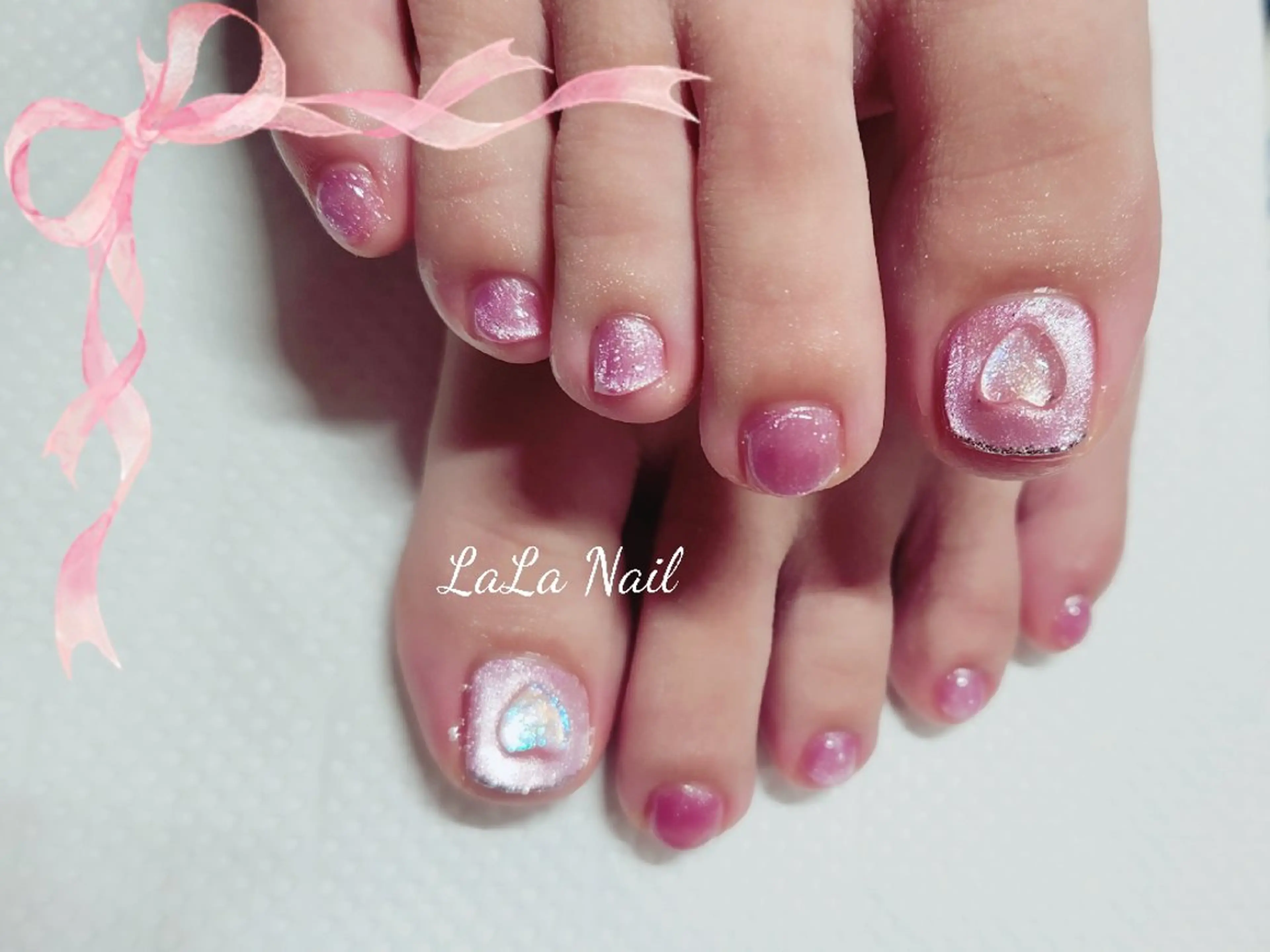 ネイル フットネイル ハート マグネットネイル ぷっくりネイル LaLa Nail所属・LaLa Nailのネイルデザイン