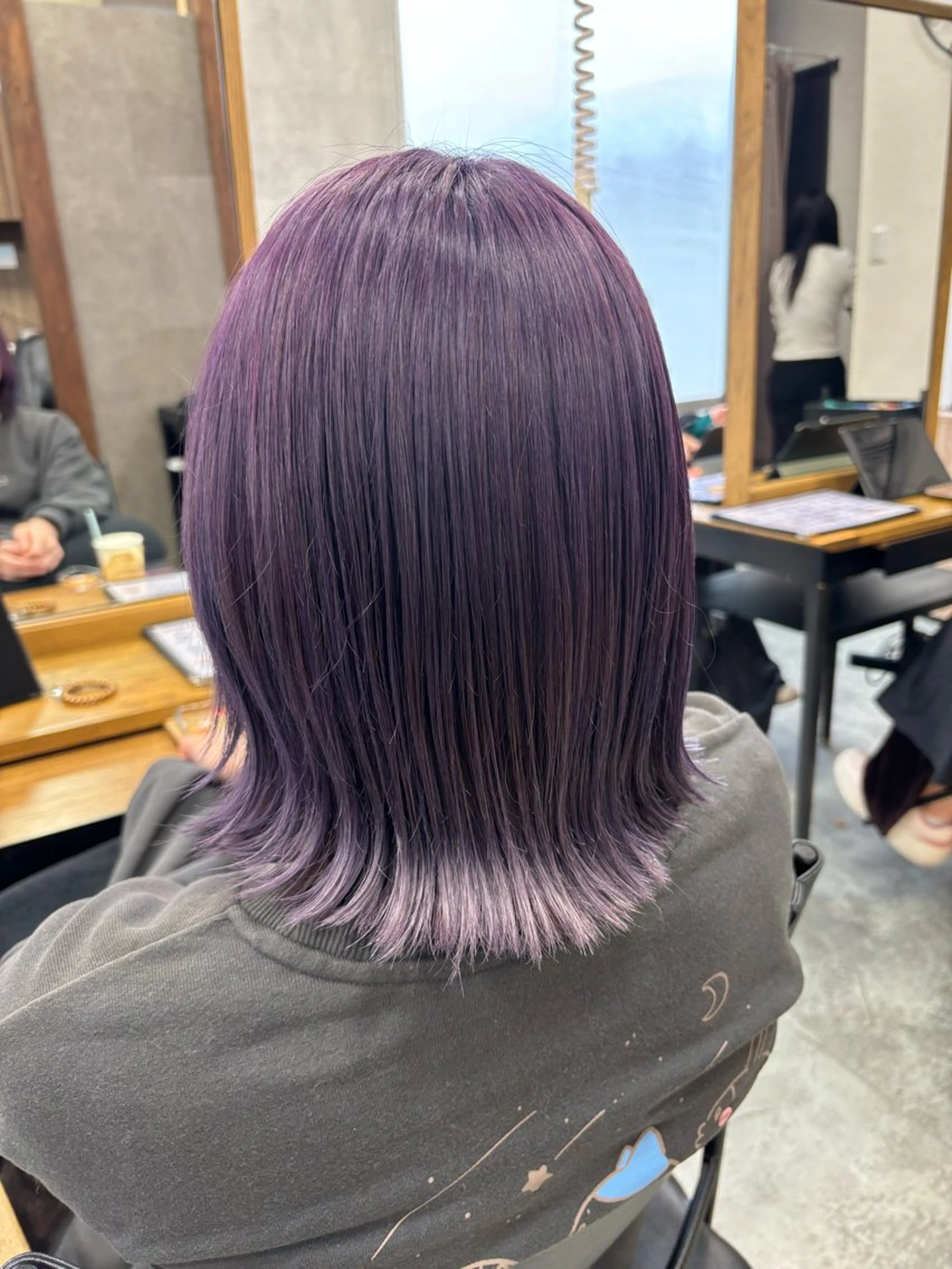 ショート ヘアカラー 市毛 結菜のヘアスタイル
